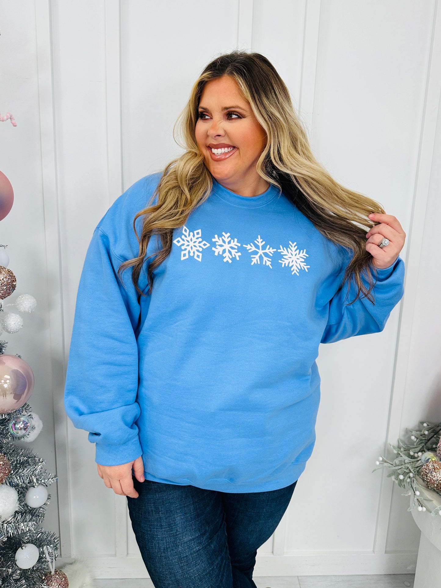 Snowflakes Graphic Crewneck Sweatshirt