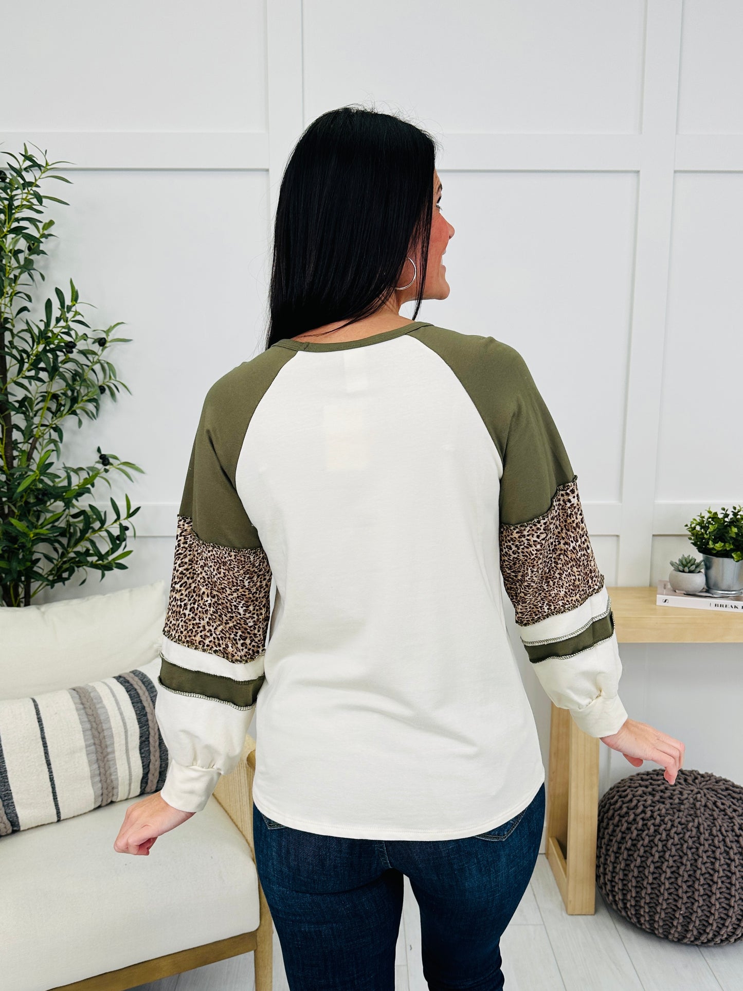 Edge of Ordinary Pullover In Olive