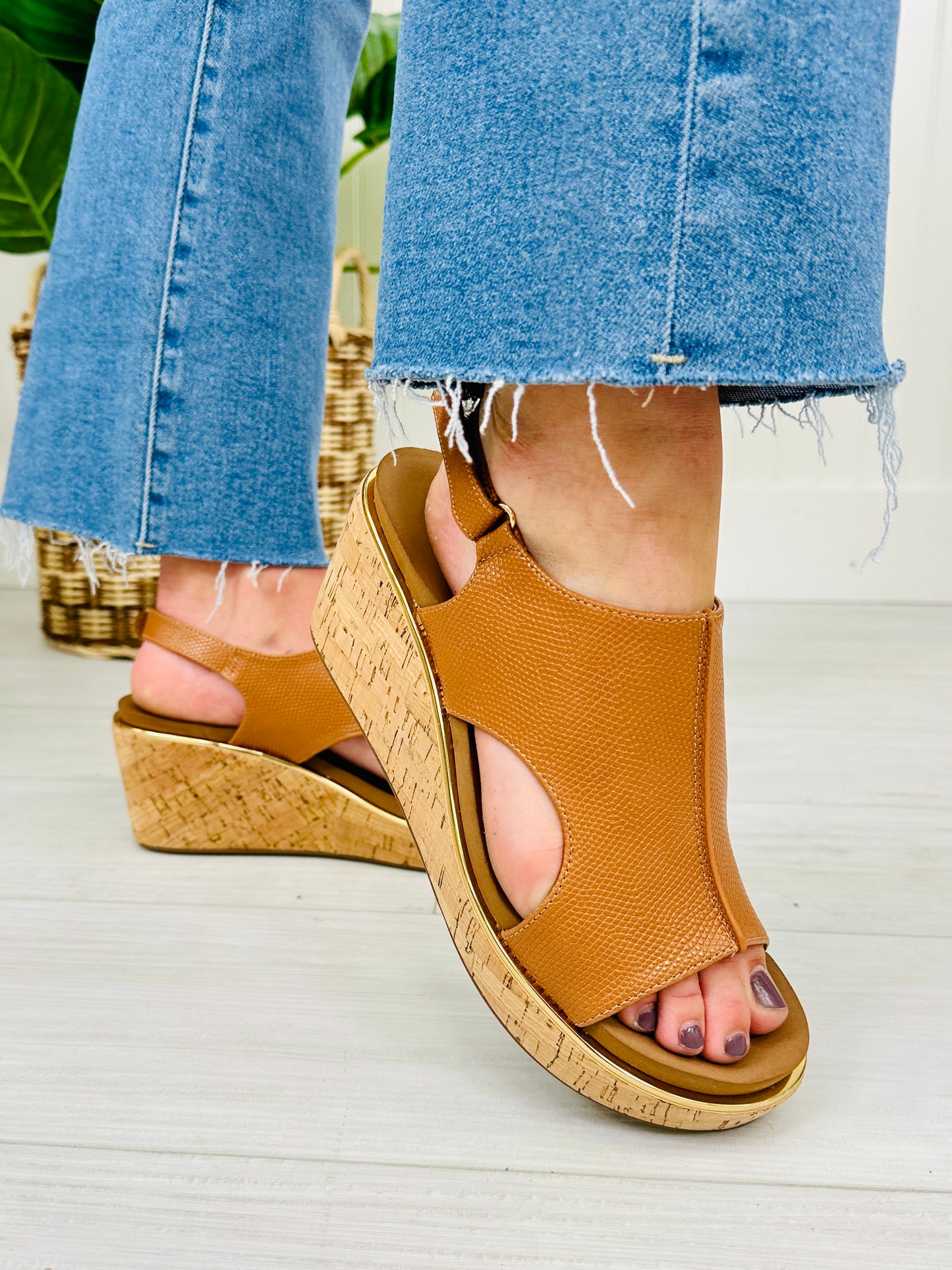 Sunshine Strut Wedges in Camel Lizard