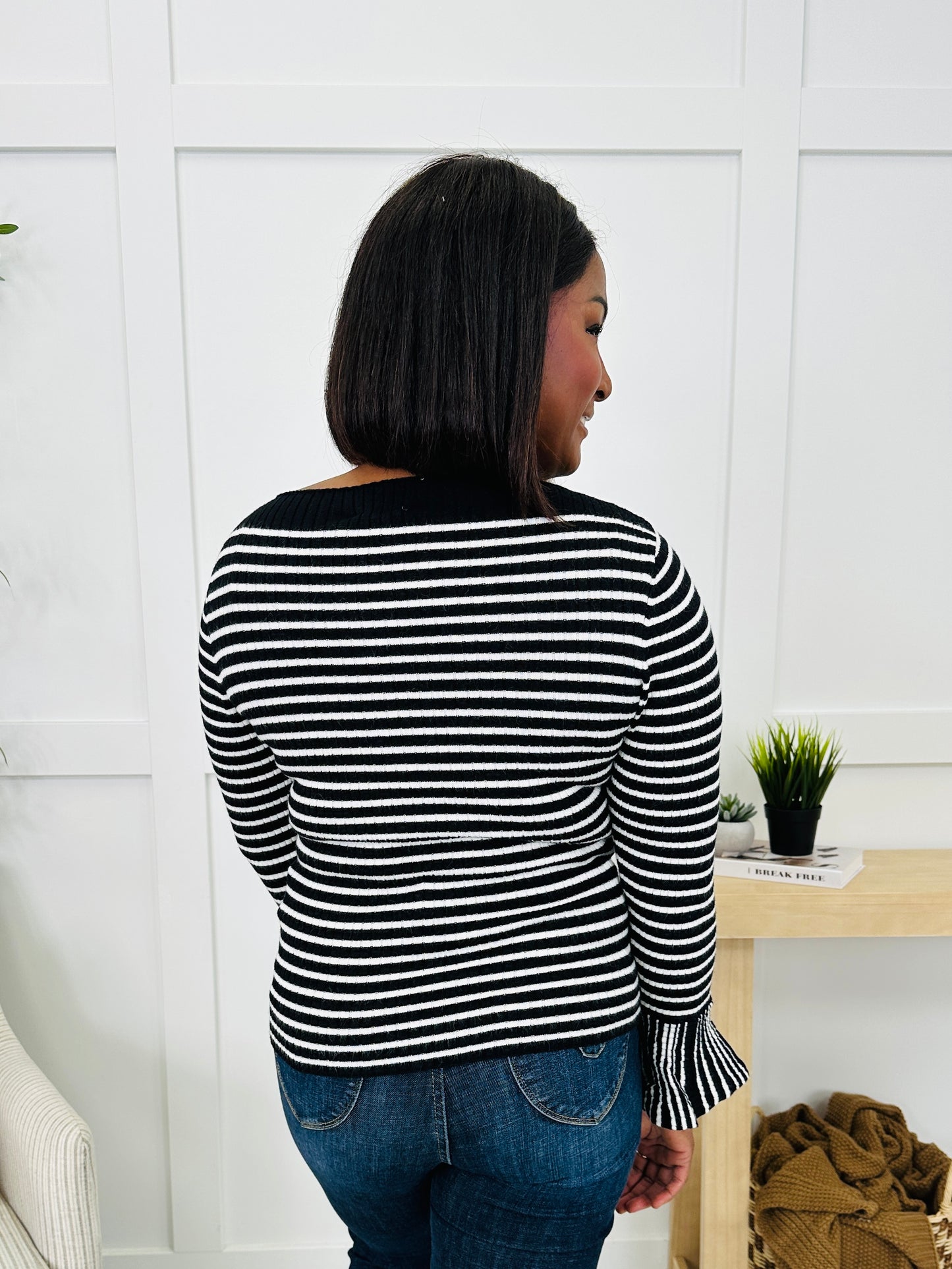 Shoulder Talk Top in Black