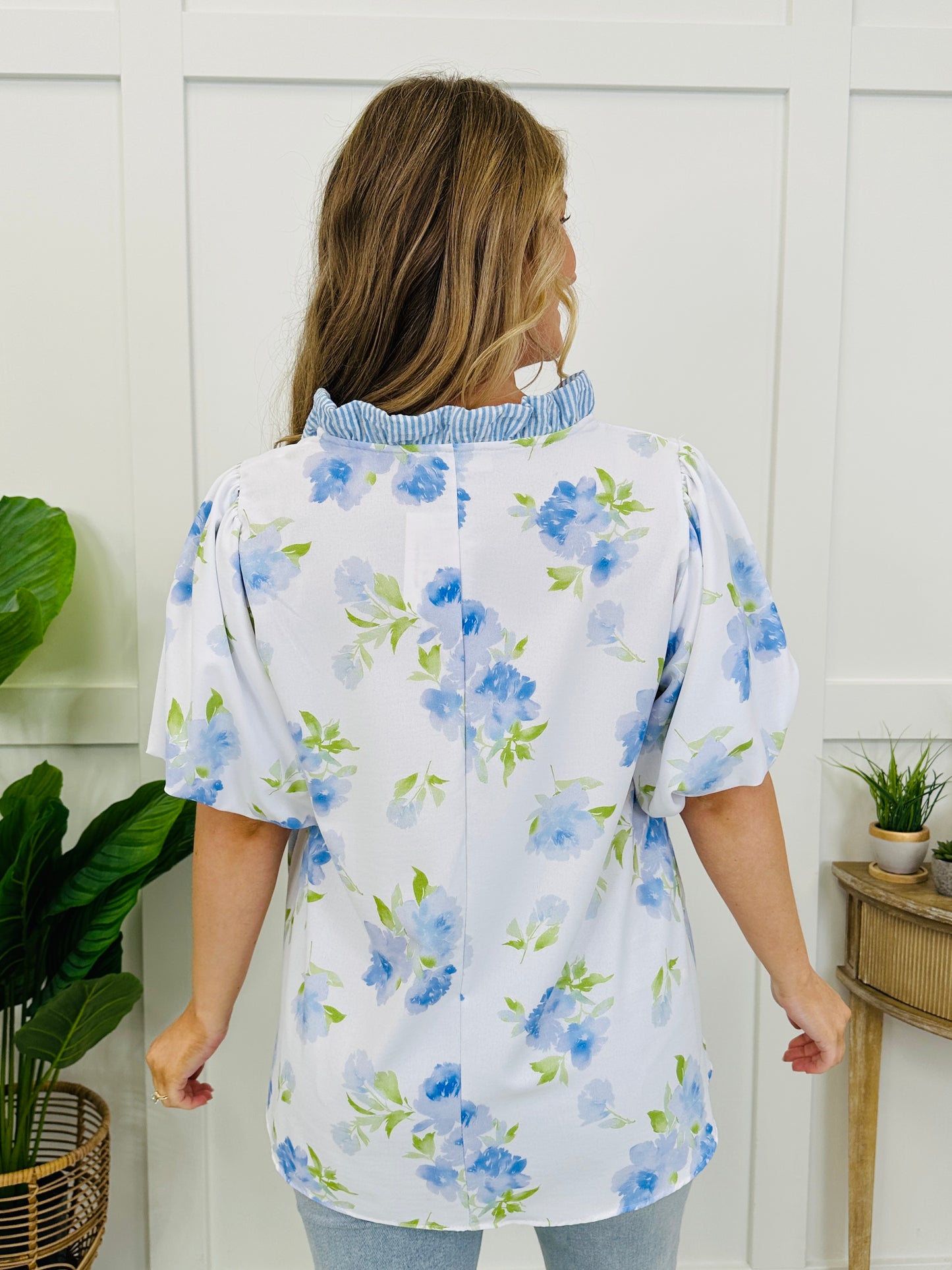 Simply Floral Top In Ivory/Blue