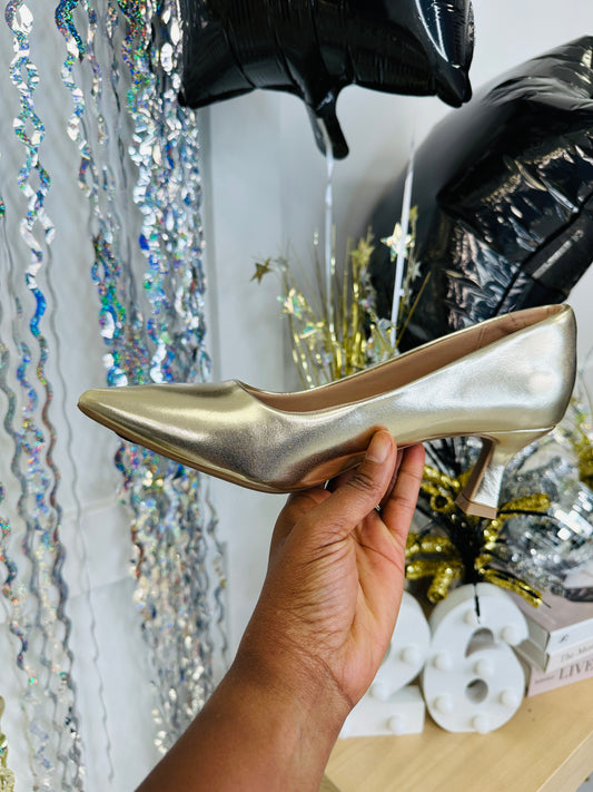 Polished Steps Heels in Gold