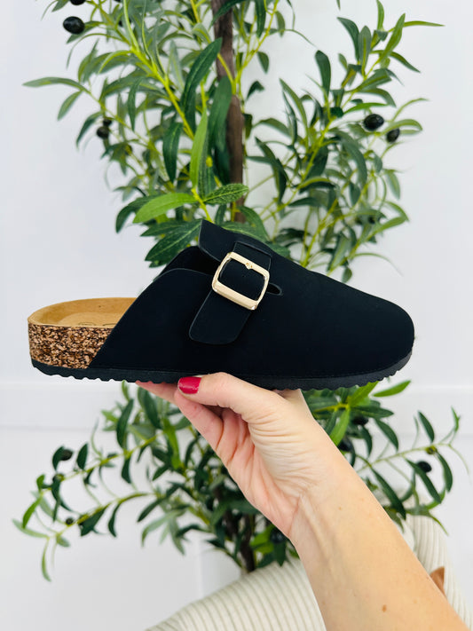 Echo In The Sole Clogs in Black