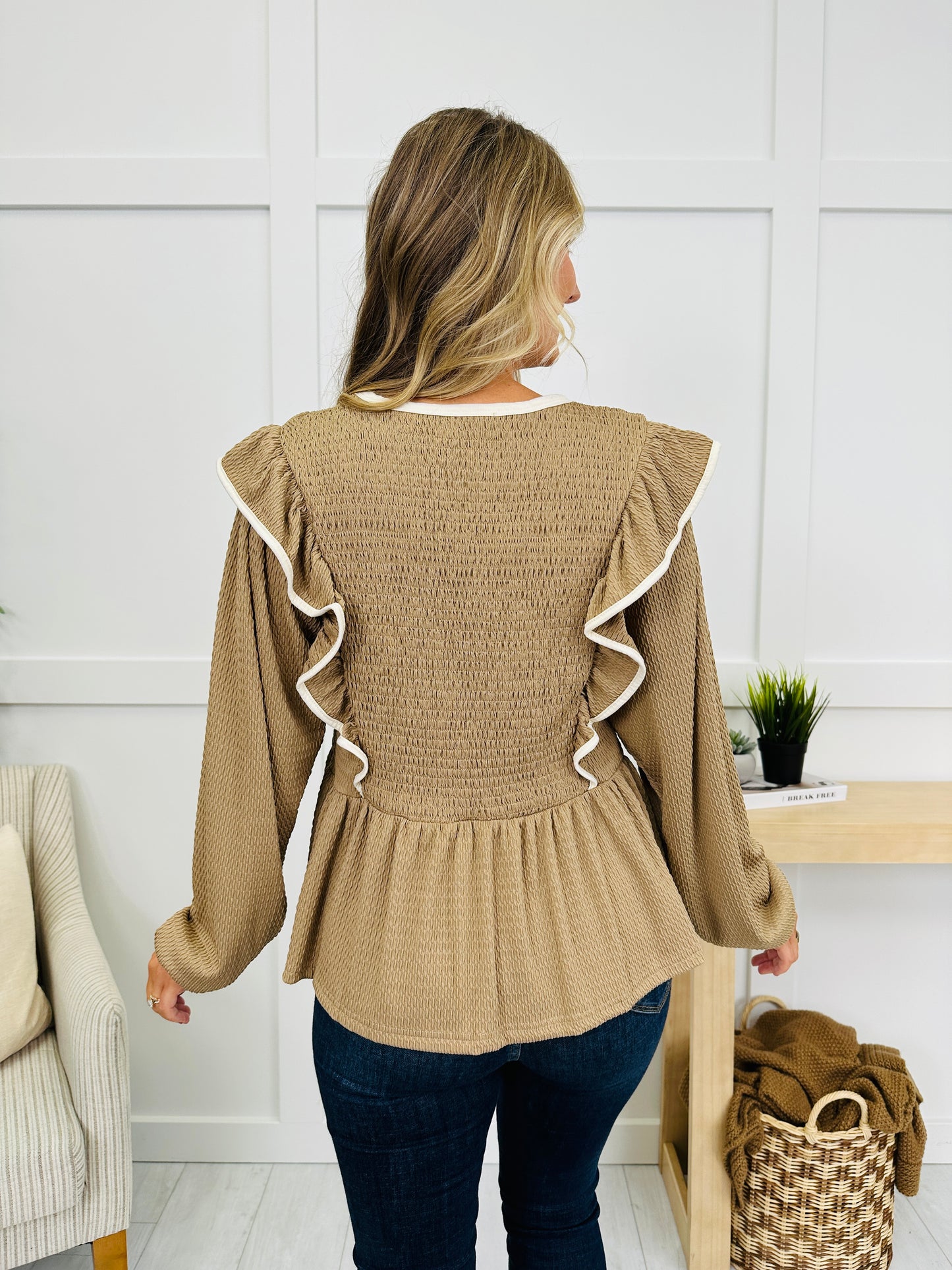 Ripple Effect Top in Taupe/Ivory