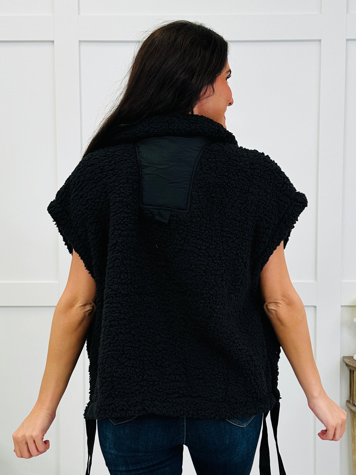 The Aspen Trail Vest In Black