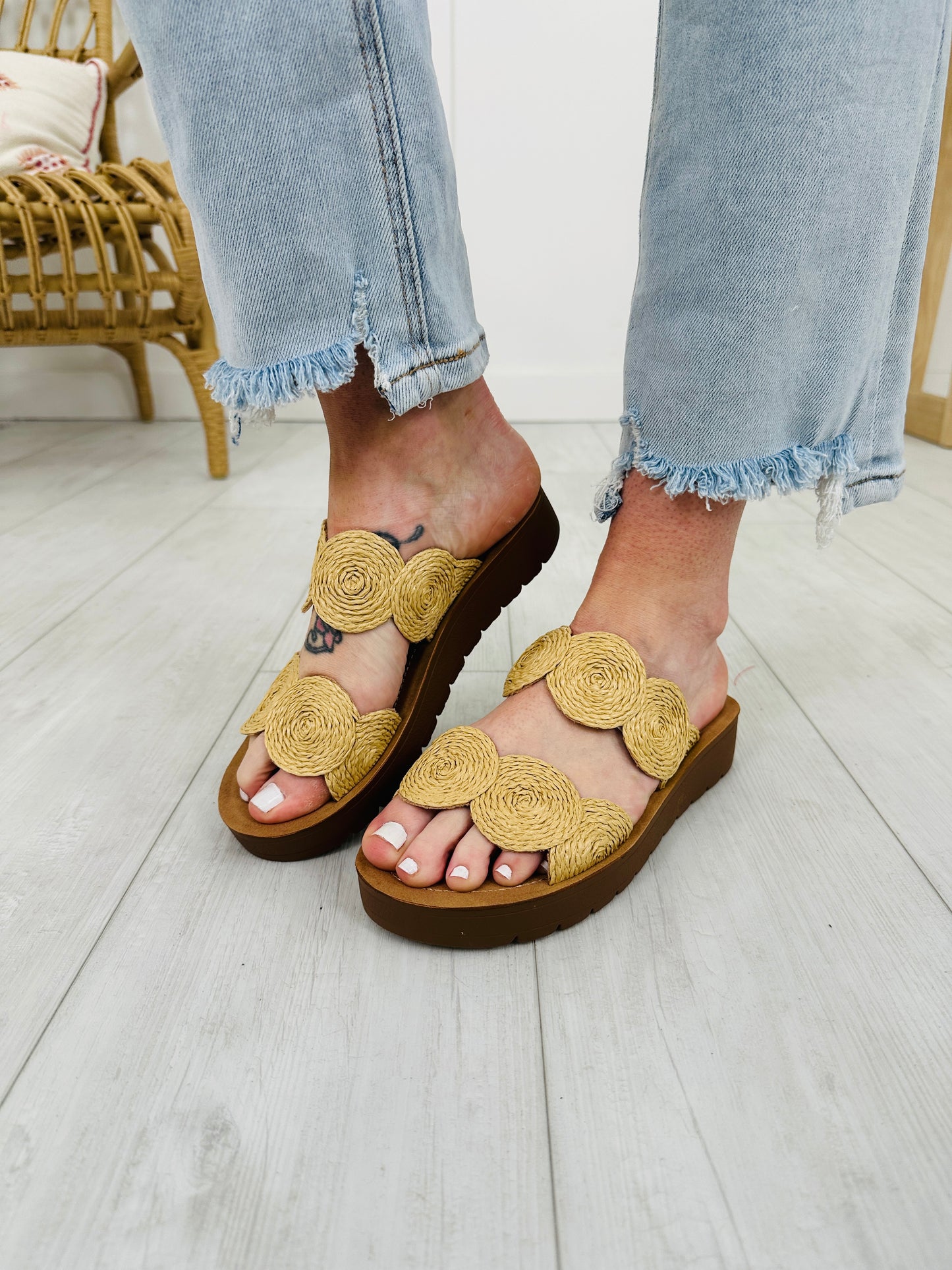 Blossoming Spiral Sandals In Raffia