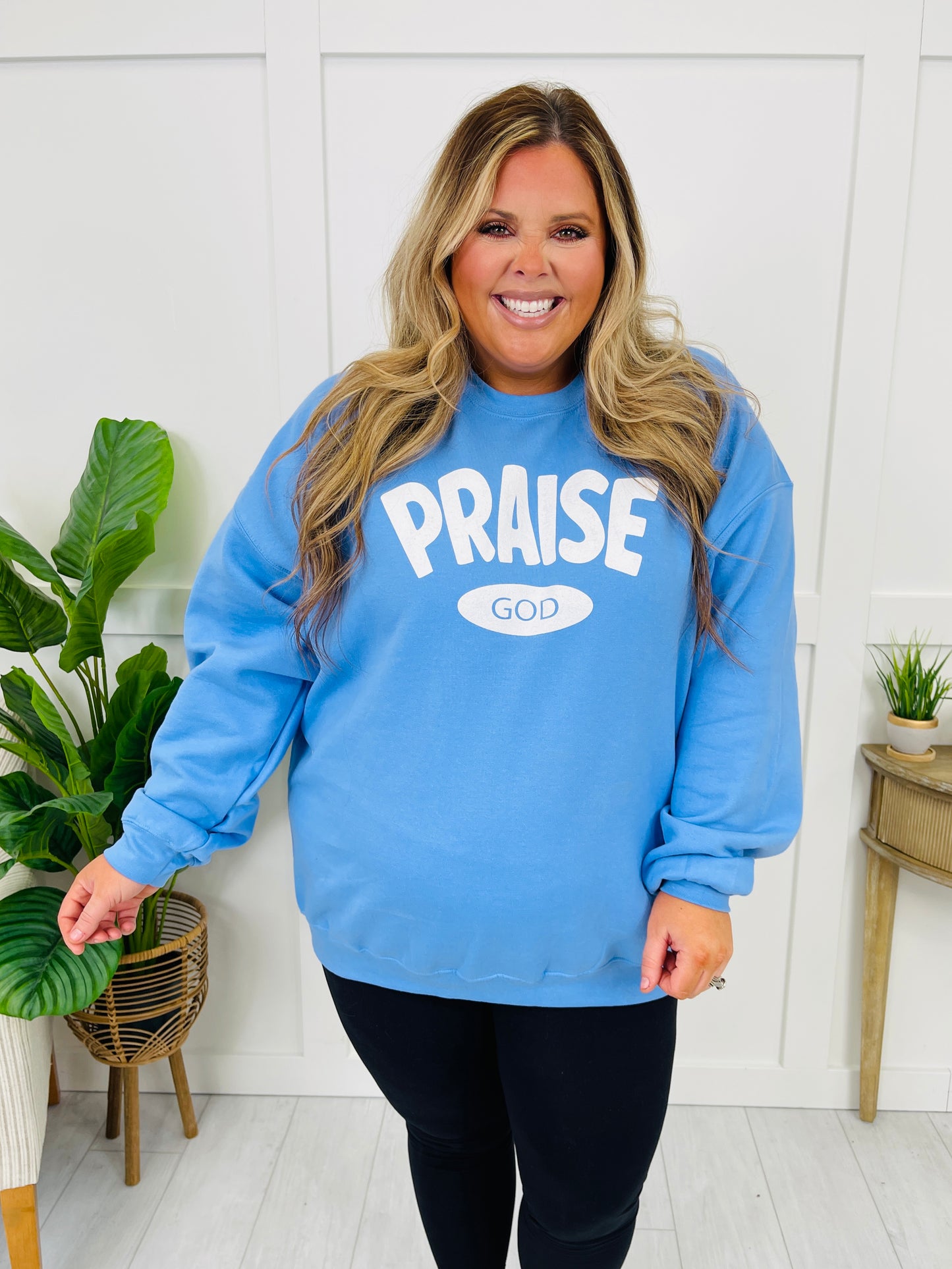 Praise God Graphic Crewneck Sweatshirt in Two Colors!