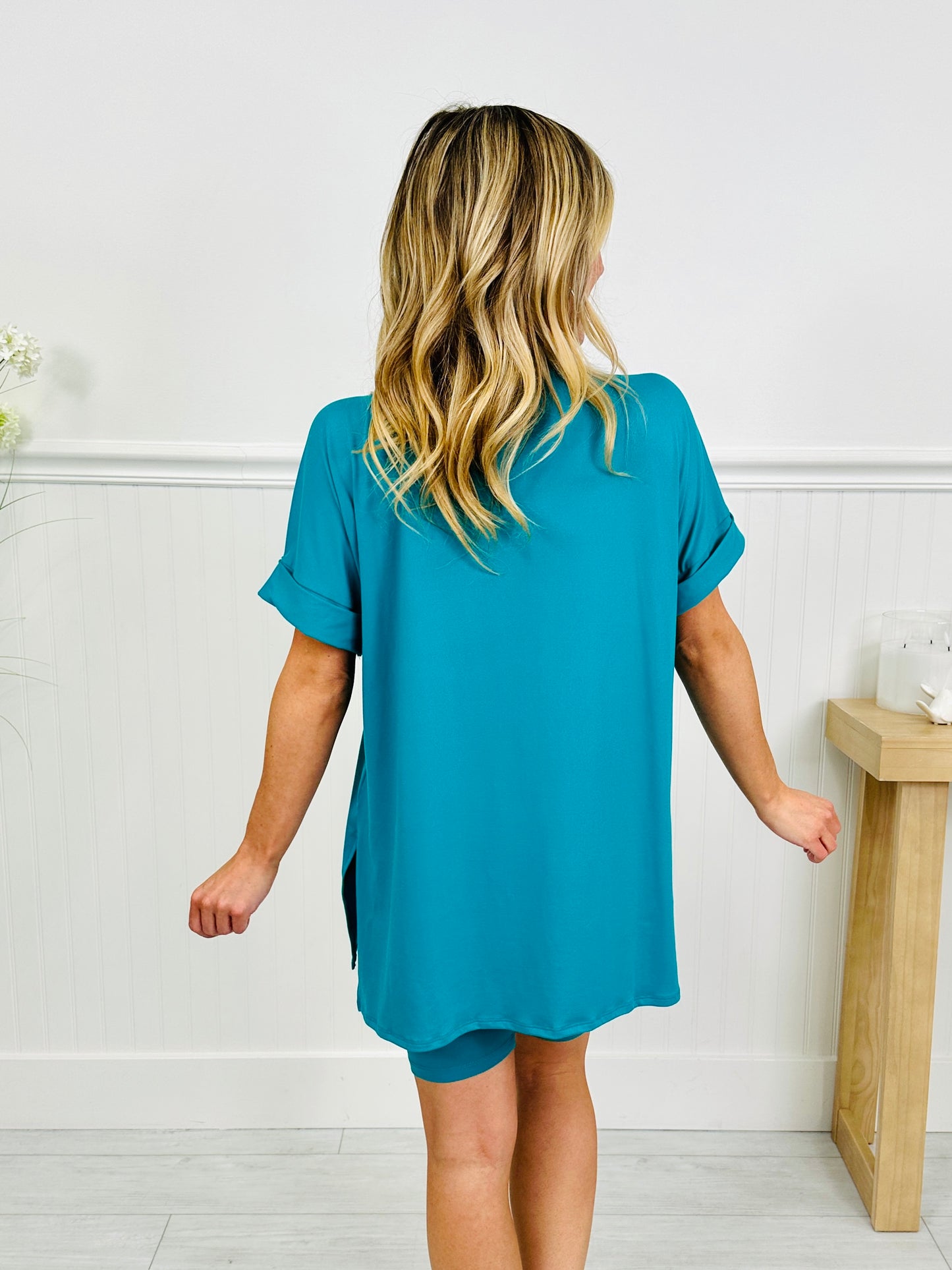 Set The Trend Set In Multiple Colors