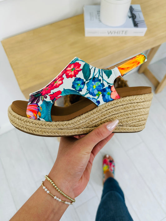 Hibiscus Heights Wedges In White Floral Multi