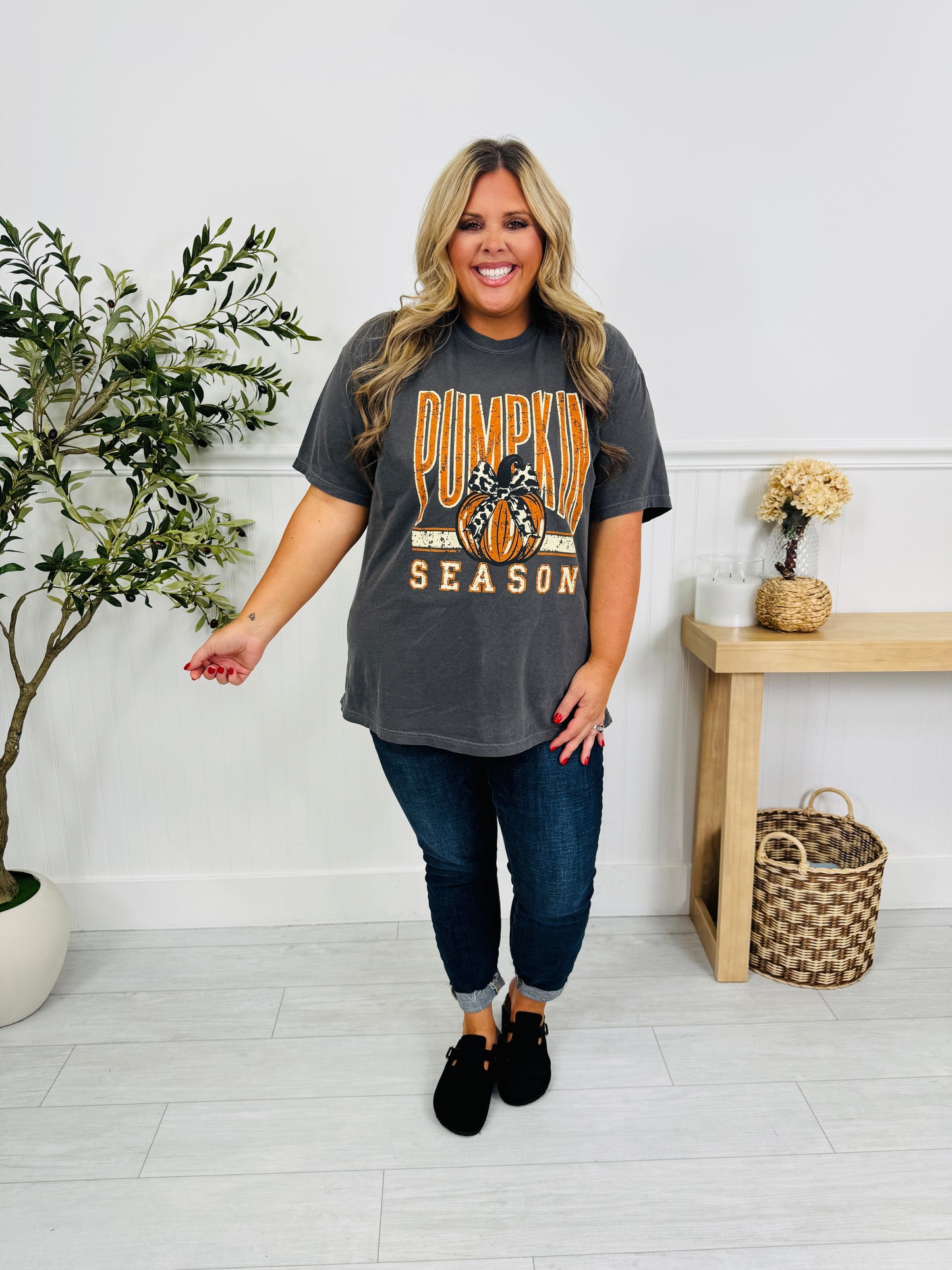 Vintage Pumpkin Season Graphic Tee