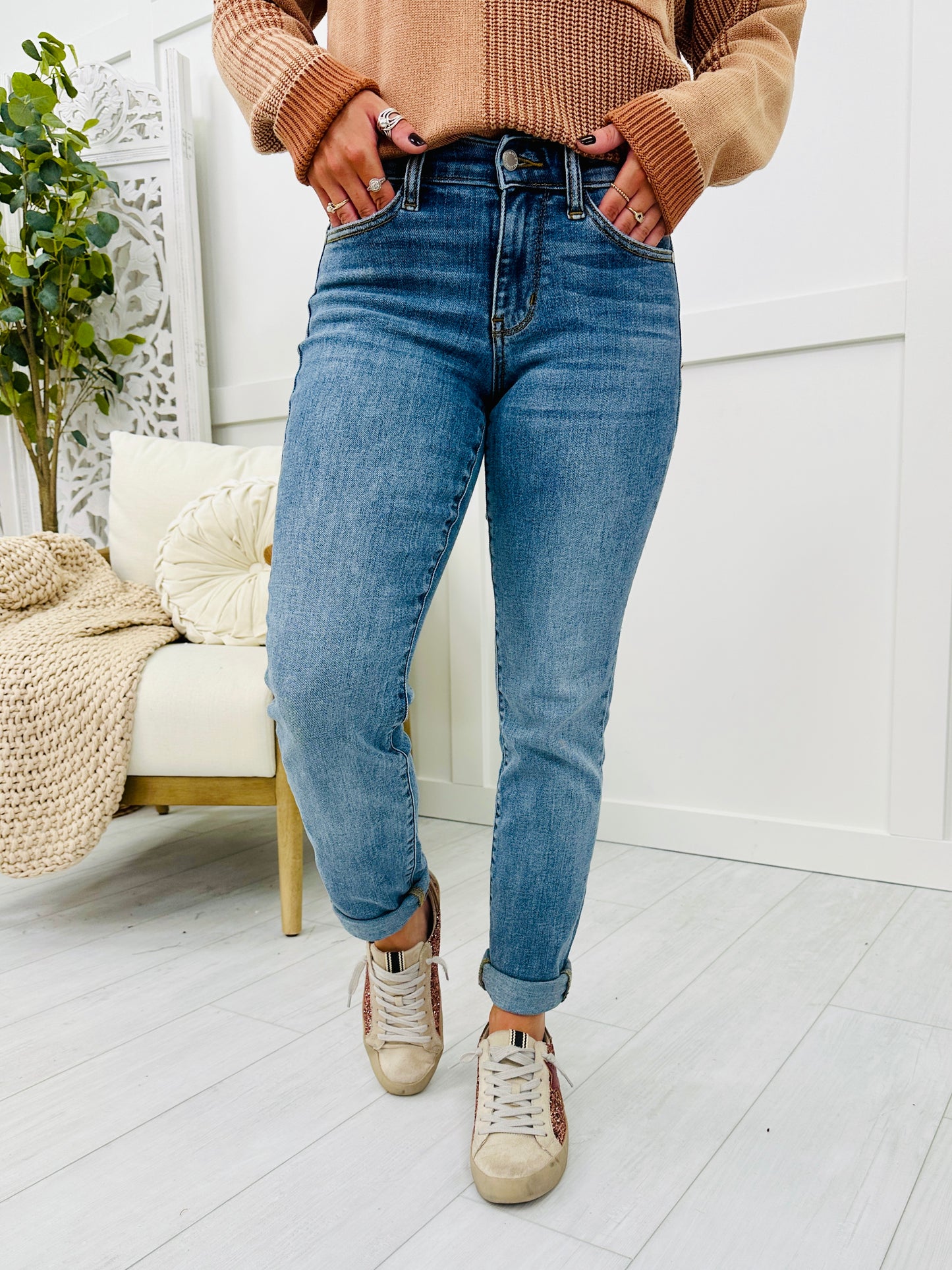 Judy Blue Plus/Reg Instant Classic Midrise Slim Fit Jeans RESTOCK!