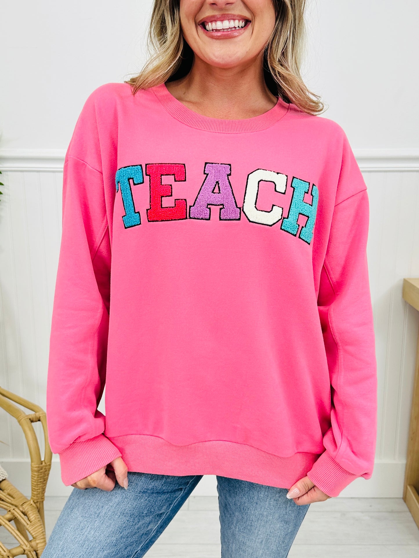 Teach MOCO Exclusive Crewneck In Pink