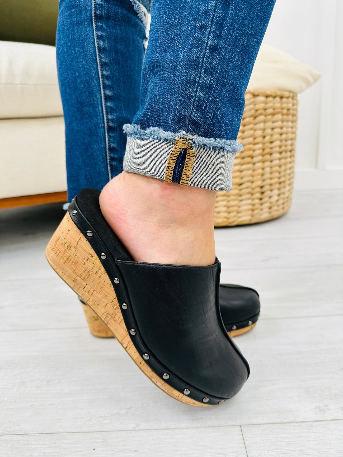 Fashionable Poise Wedges In Black