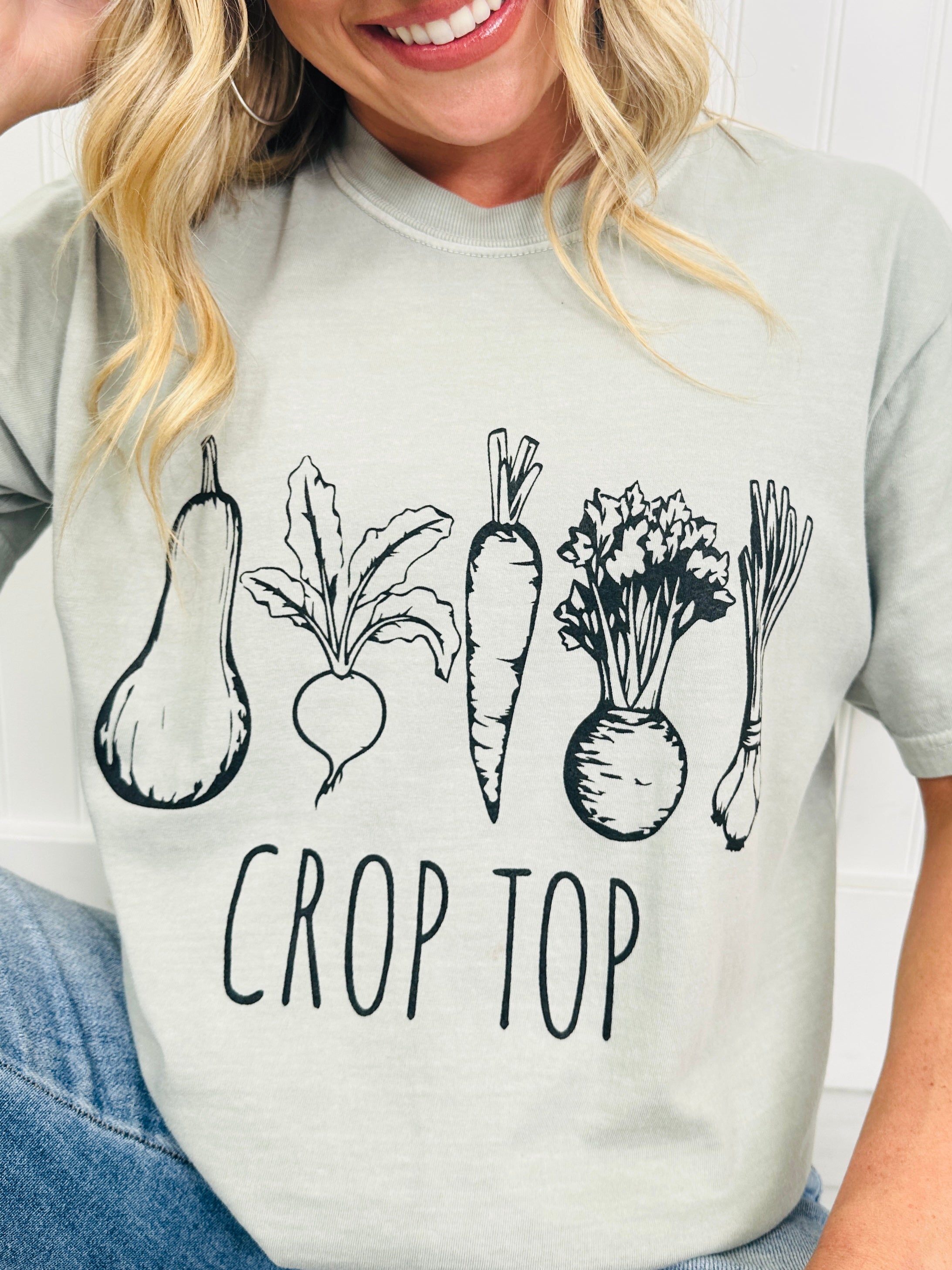 Crop Top Graphic Tee – MOCO Boutique