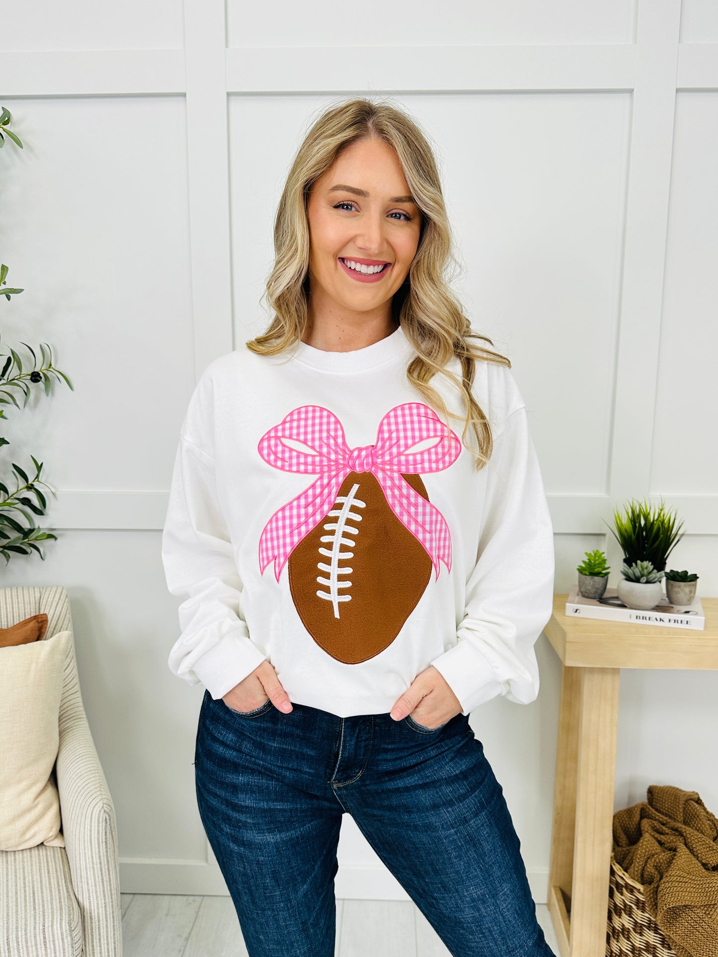 Tied For The Win Pullover