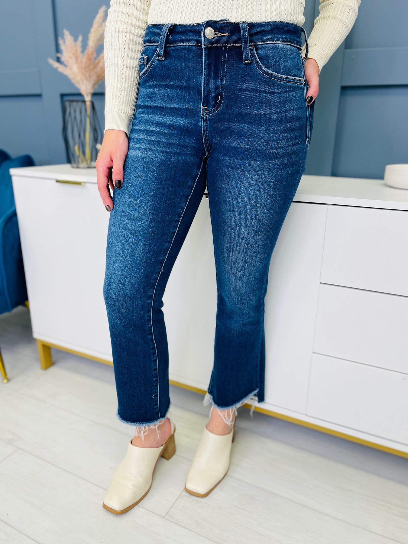 Lovervet REG/CURVY Step Up Cropped Mid Rise Step Hem Kick Flare Jeans –  MOCO Boutique