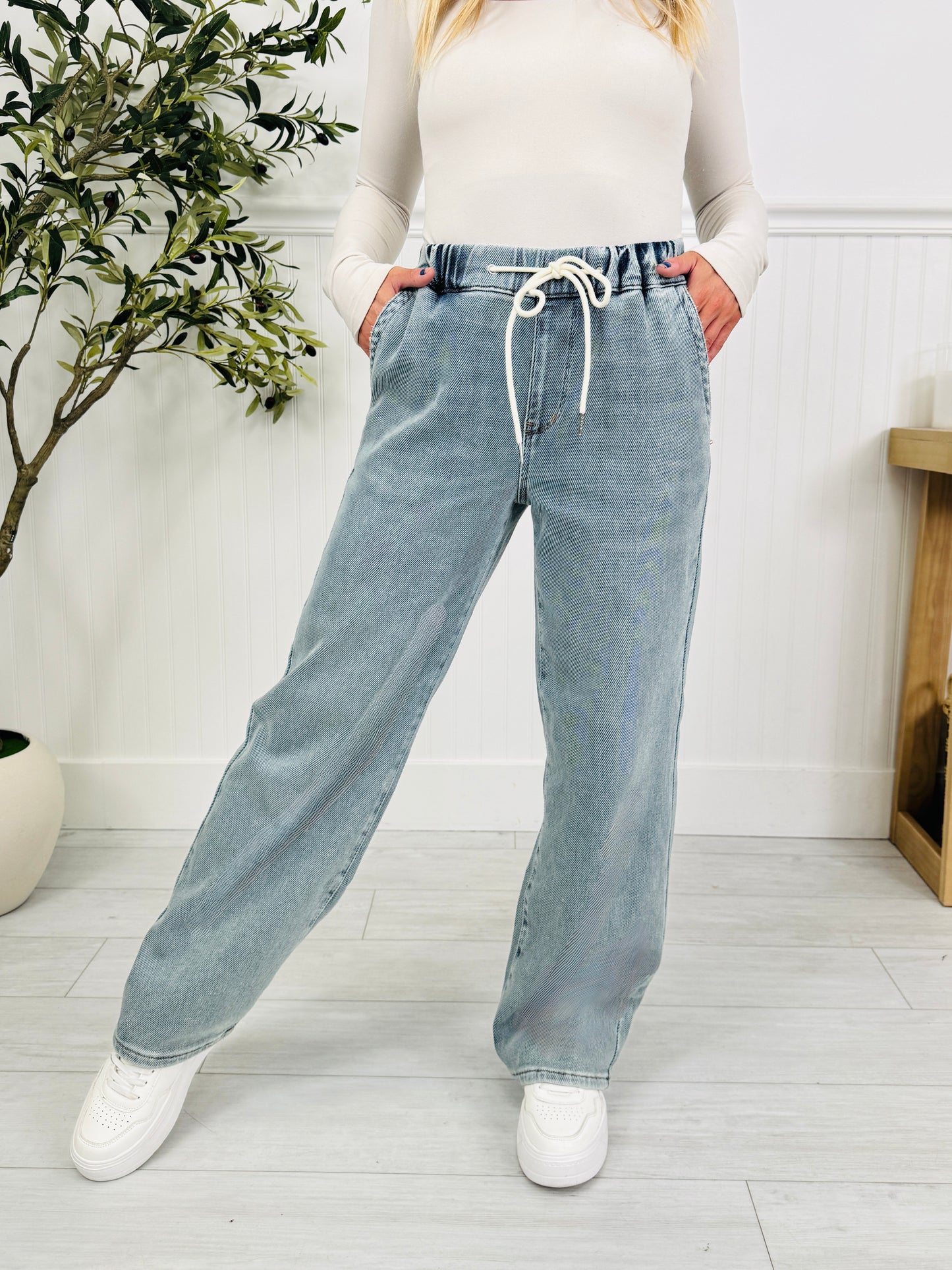 Judy Blue Laid Back Luxury Baggy Jeans