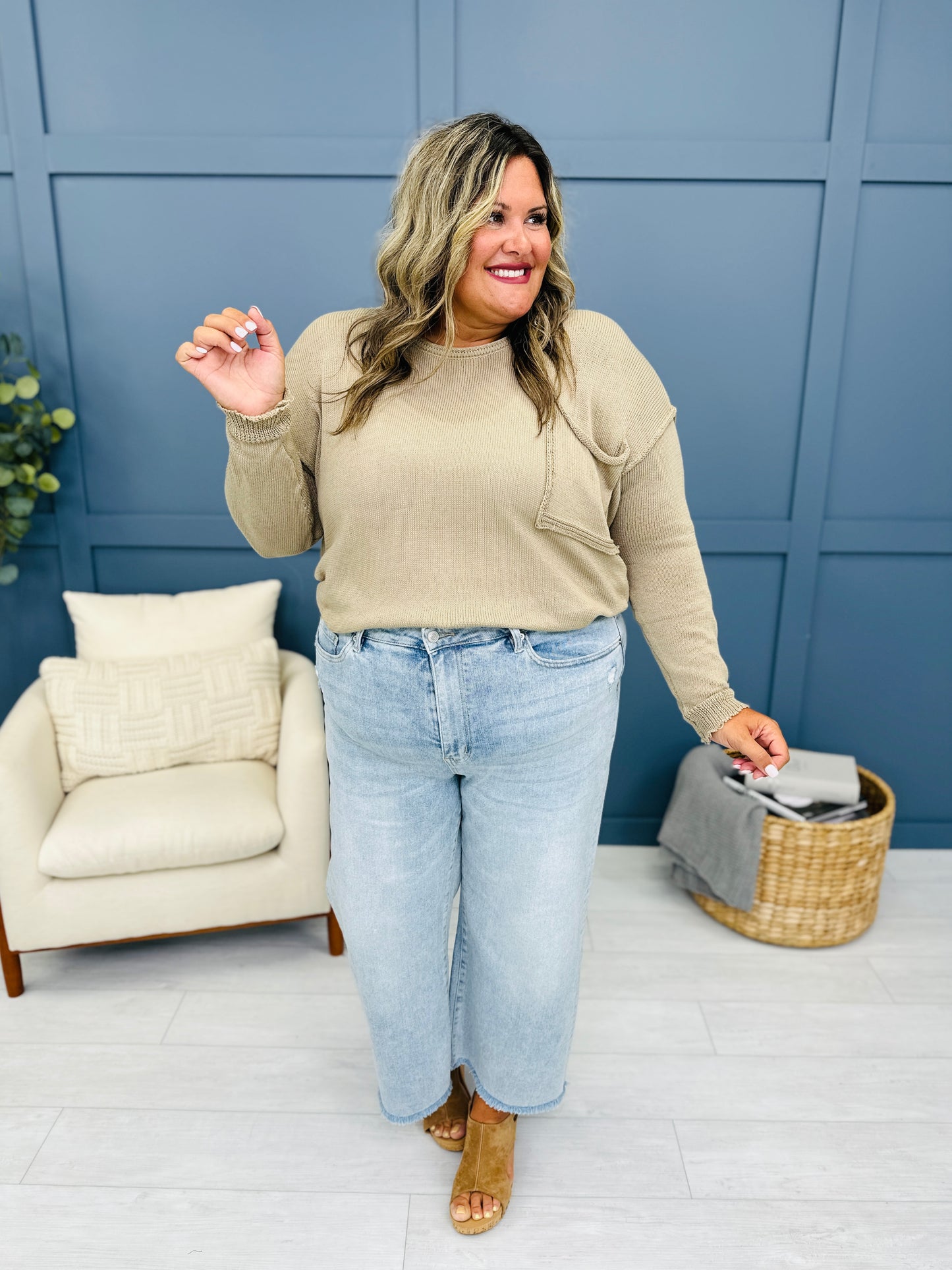 Pop, Lock, and Crop It Wide Leg Cropped Jeans in Reg/Curvy