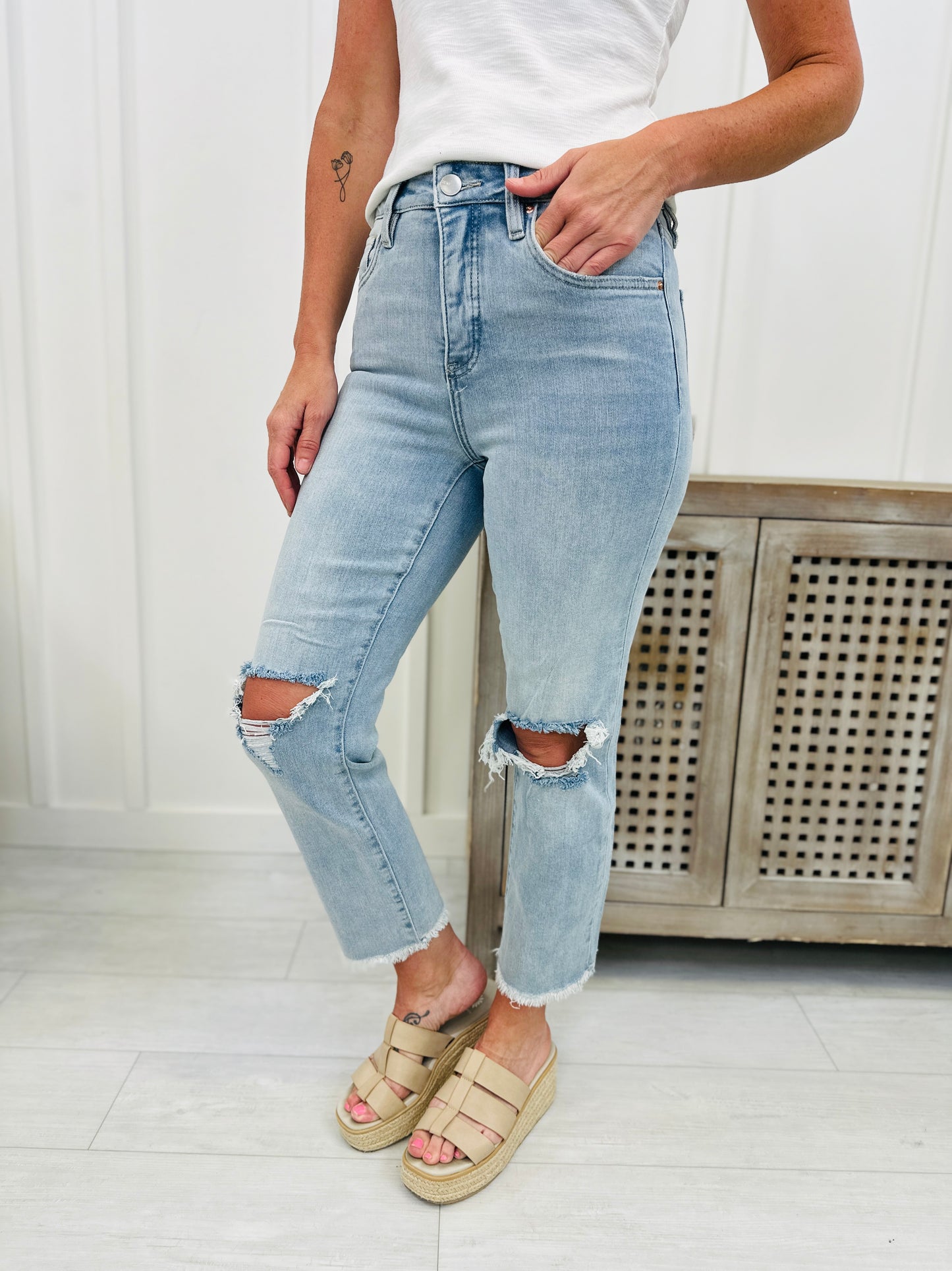 RFM Better Days Cropped Slim Straight Jeans in Reg/Curvy