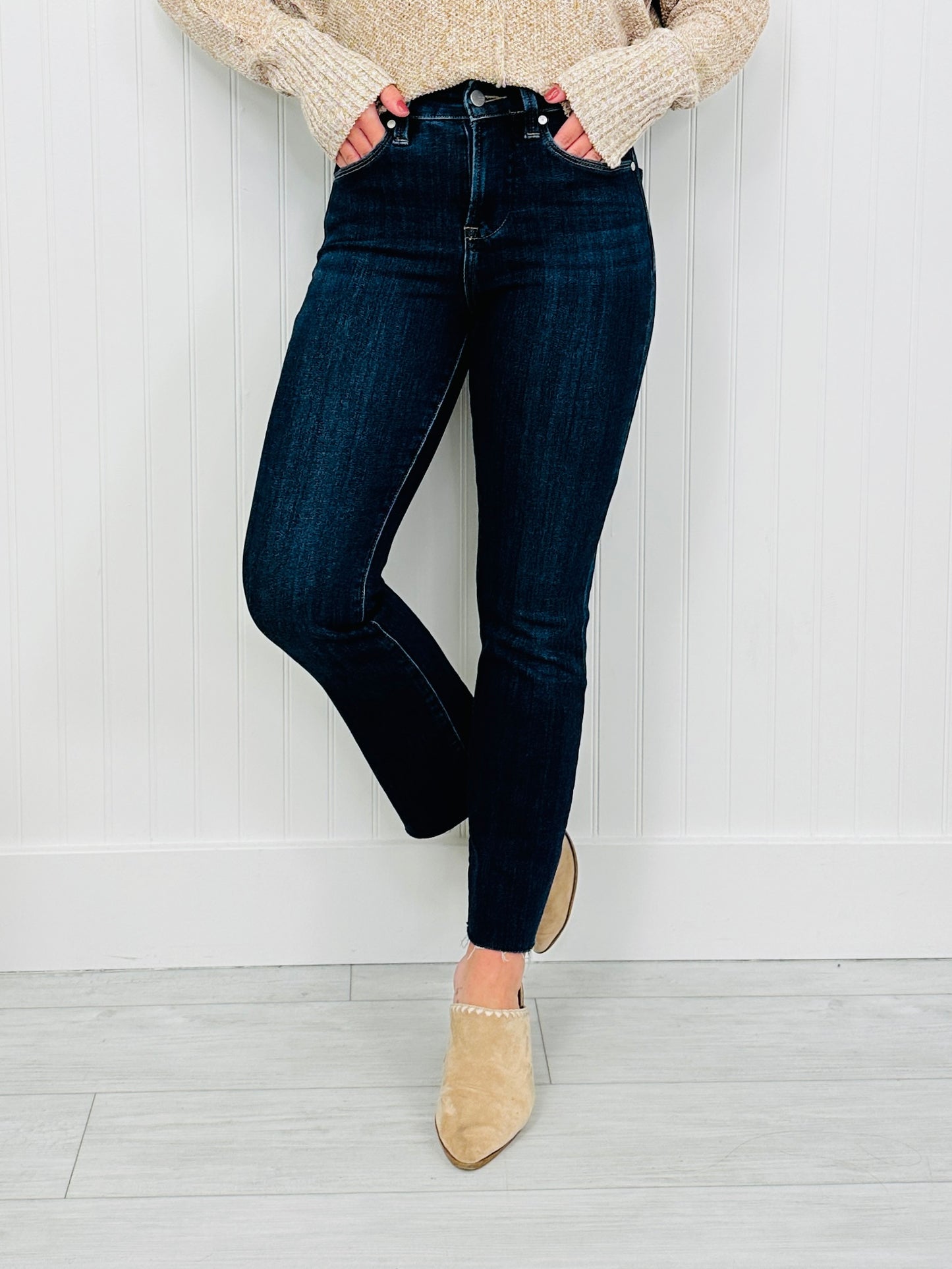 Feeling Fall Cropped Straight Tummy Control Jeans