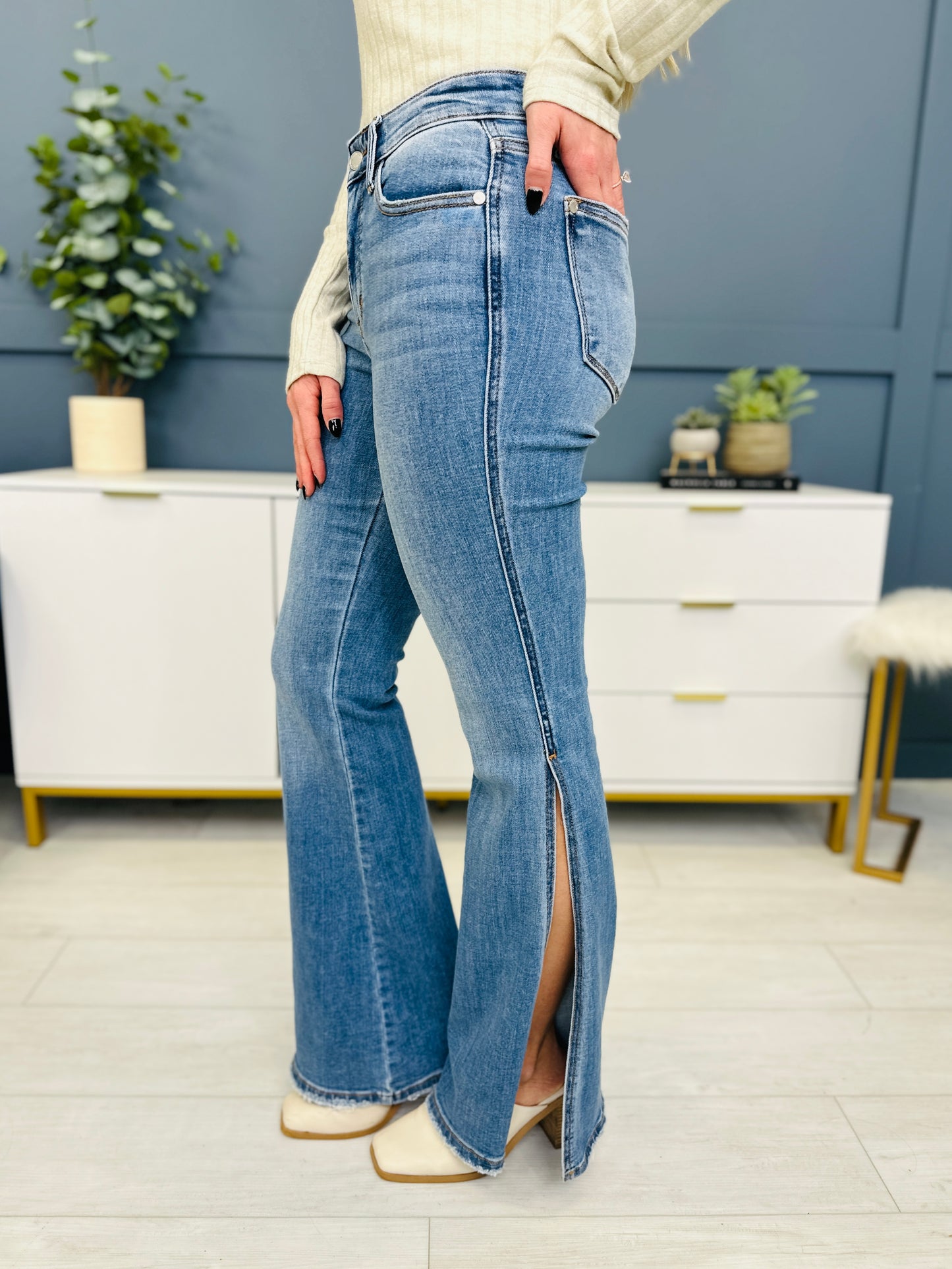 Judy Blue REG/CURVY Gotta Split Slit Flare Jeans