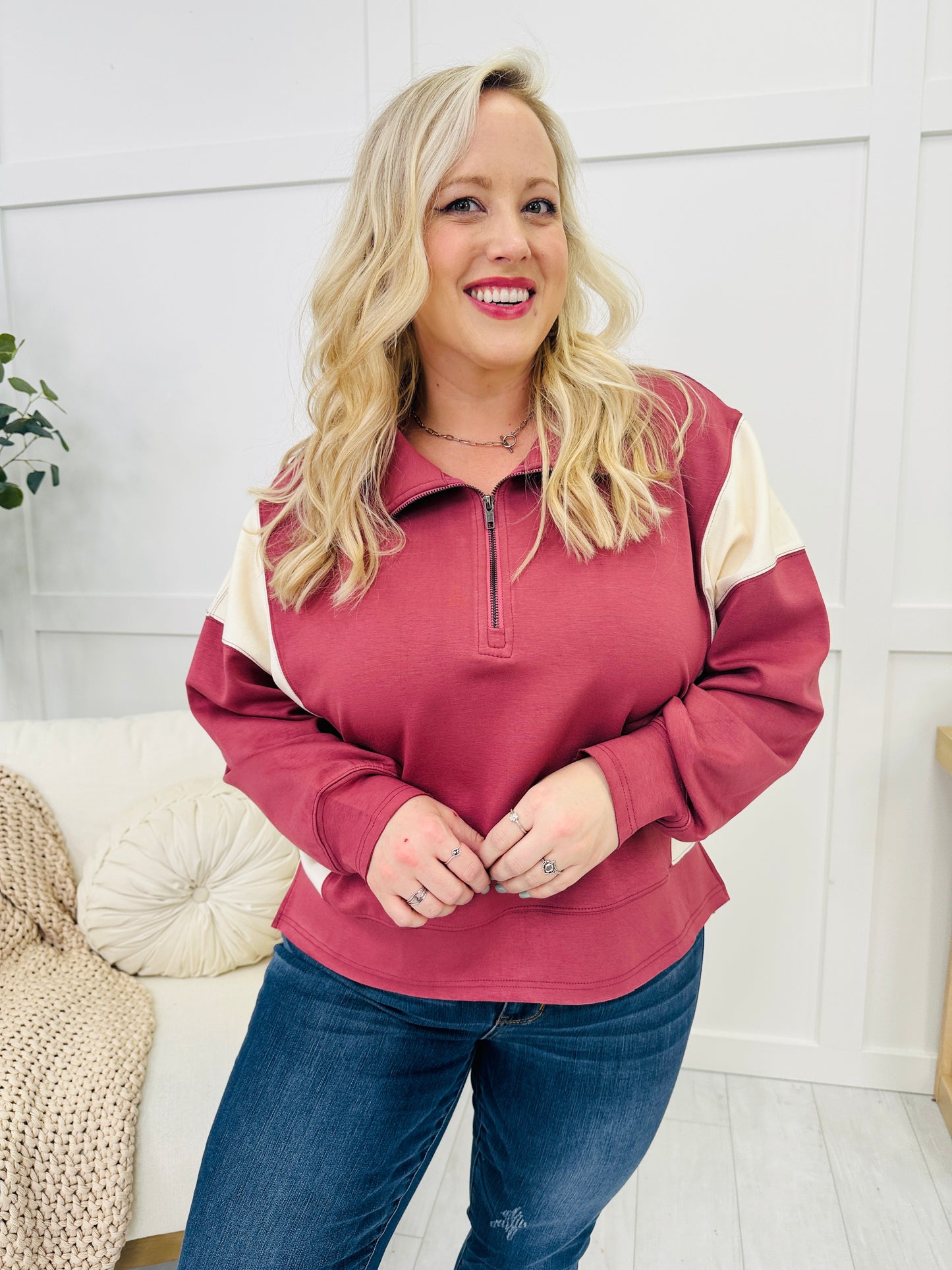 REG/CURVY Raspberry Rush Pullover