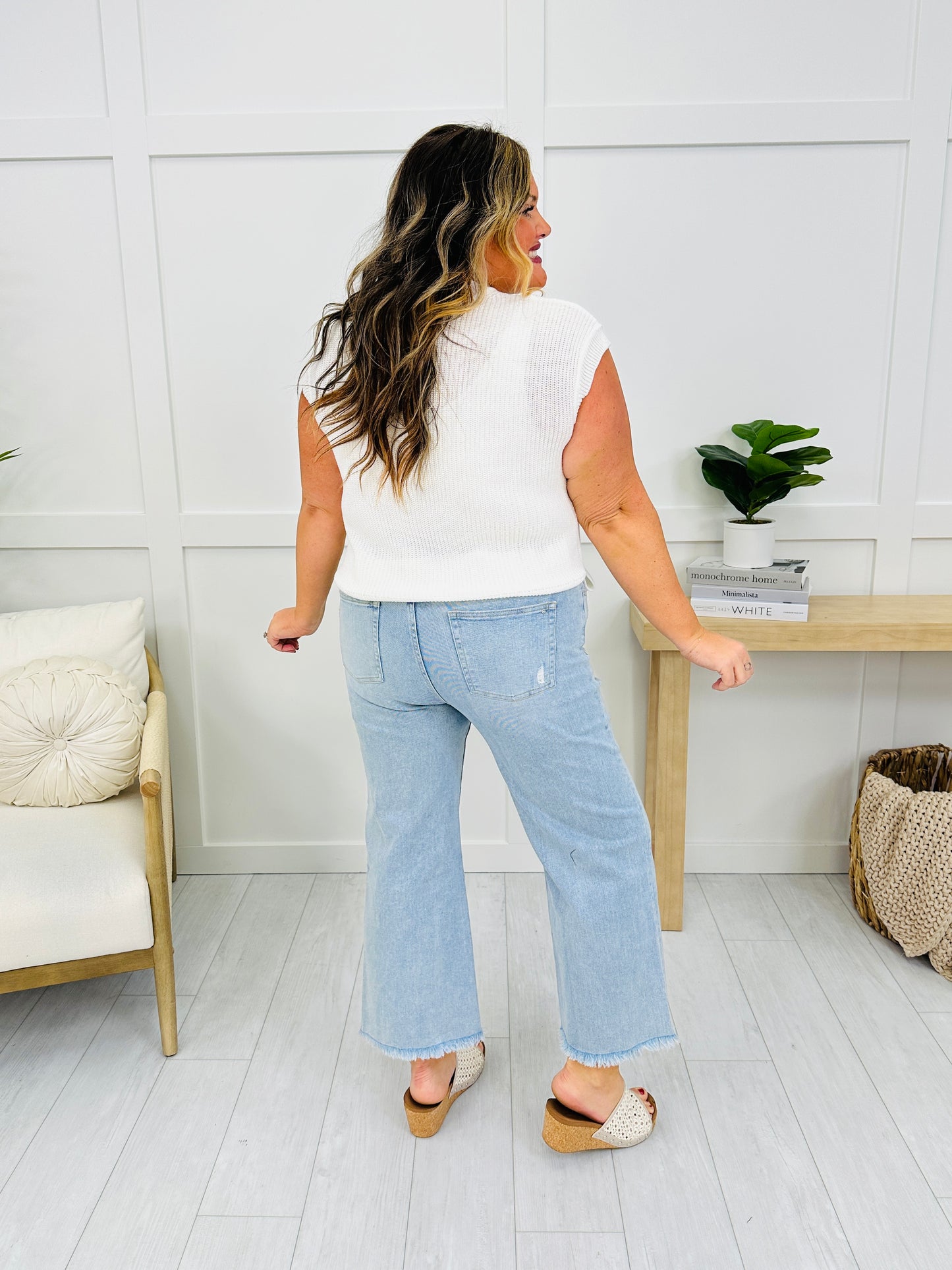 Pop, Lock, and Crop It Wide Leg Cropped Jeans in Reg/Curvy