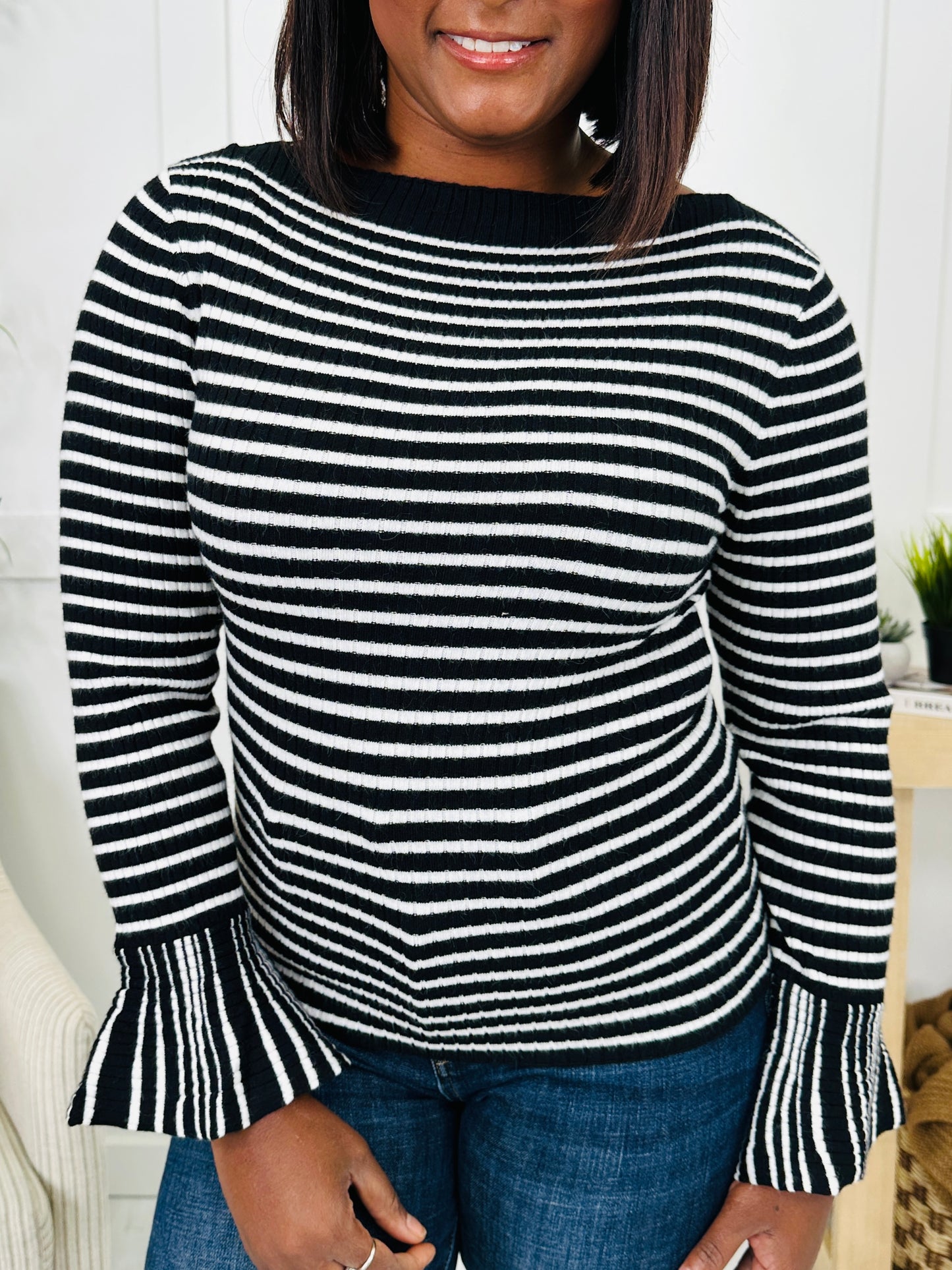 Shoulder Talk Top in Black