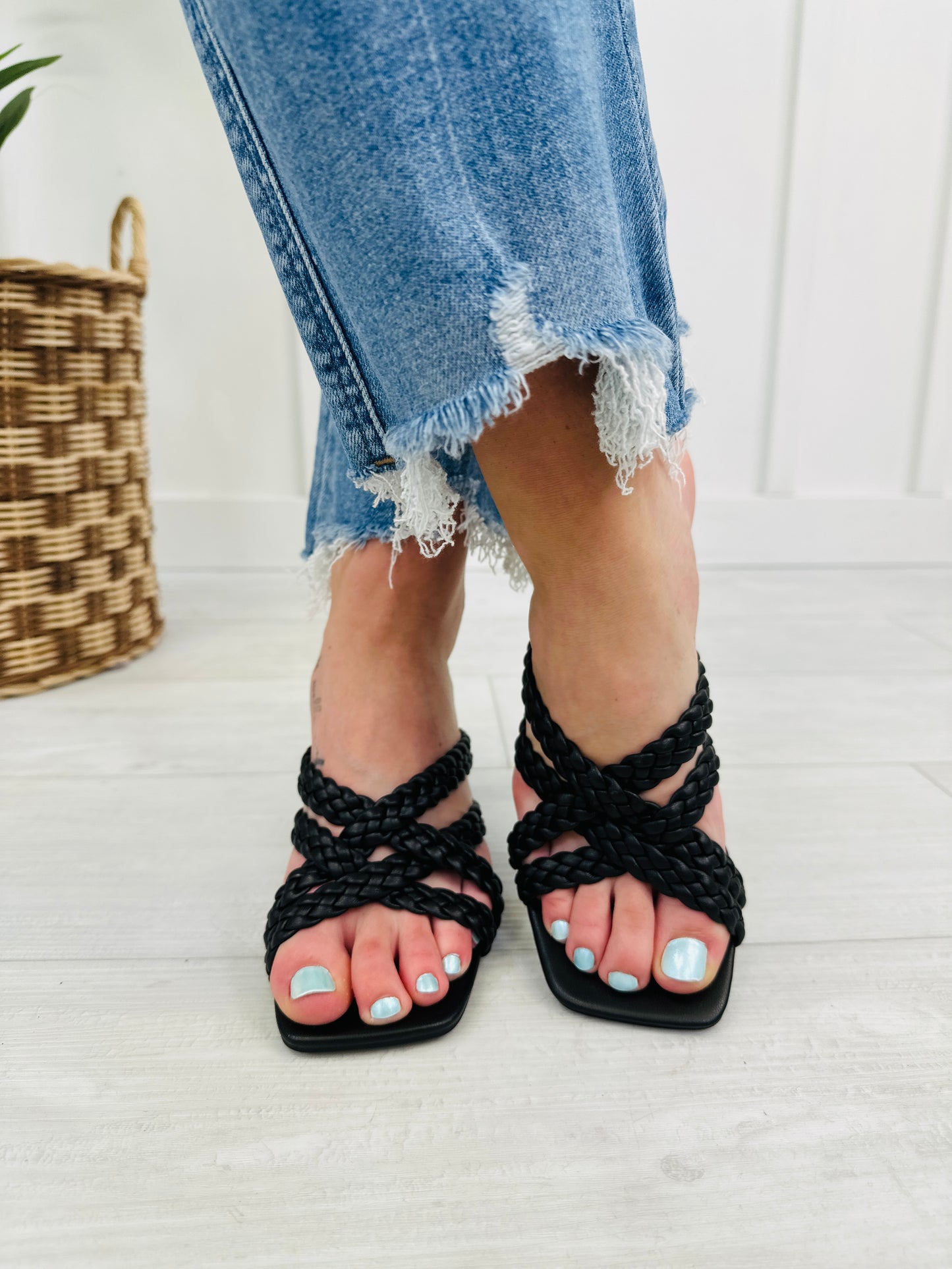 Still Going Strong Sandals In Black