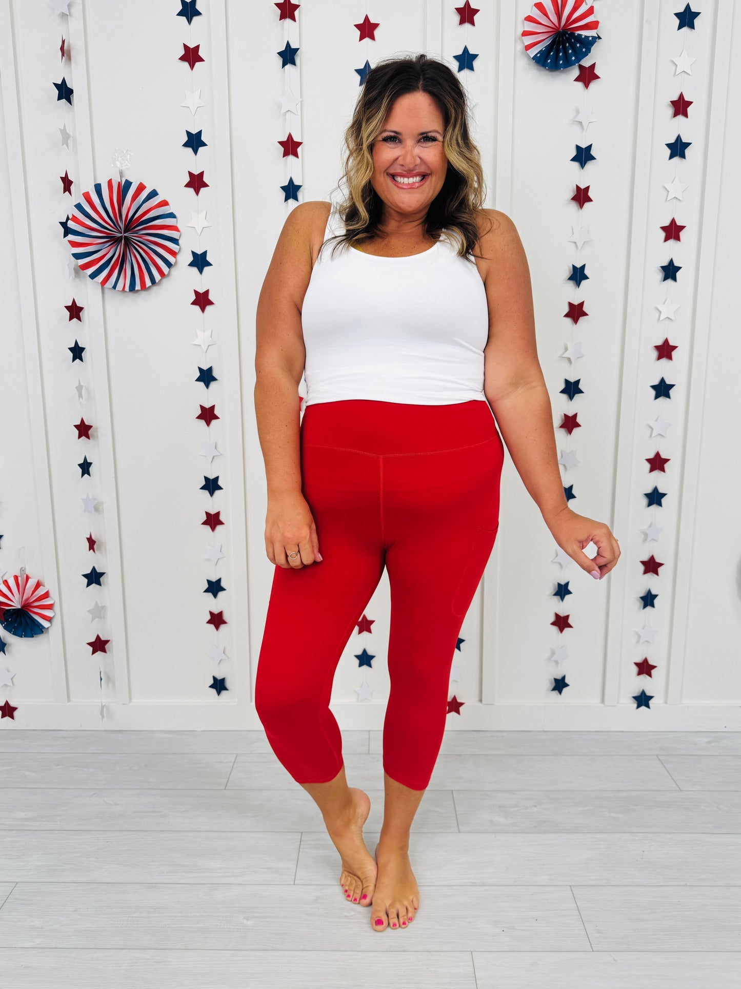 MOCO Exclusive Red Capri Leggings