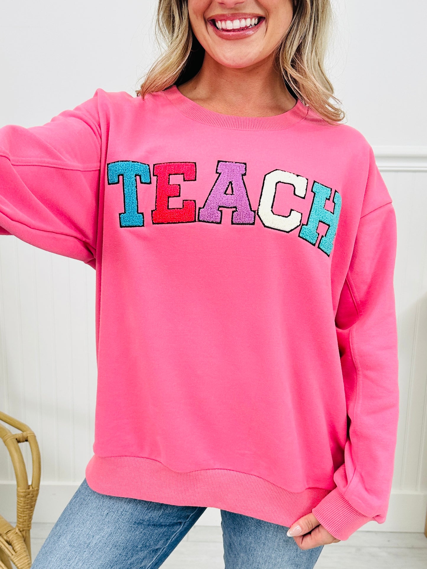 Teach MOCO Exclusive Crewneck In Pink