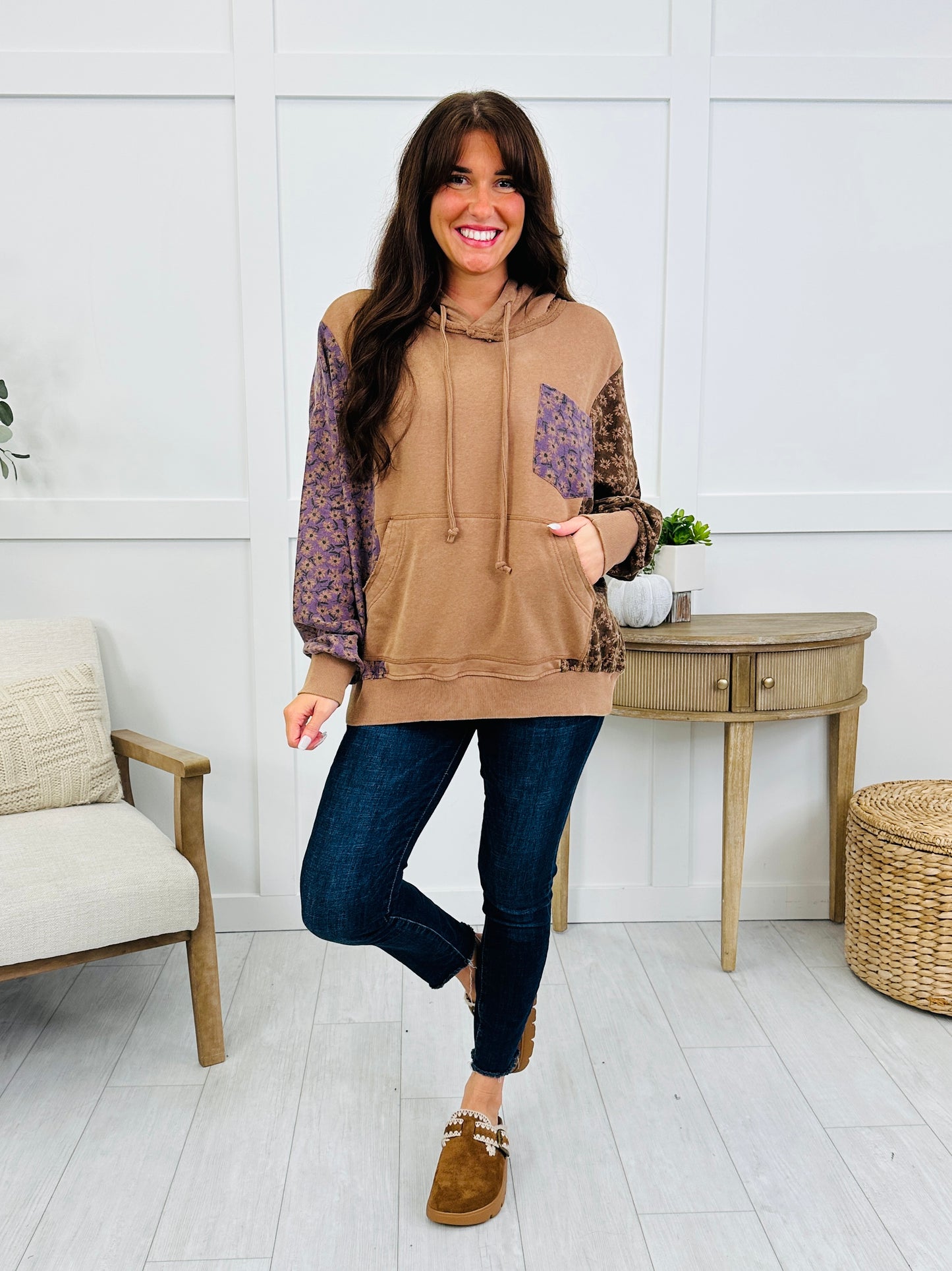 Daisies & Daydreams Hoodie in Mocha