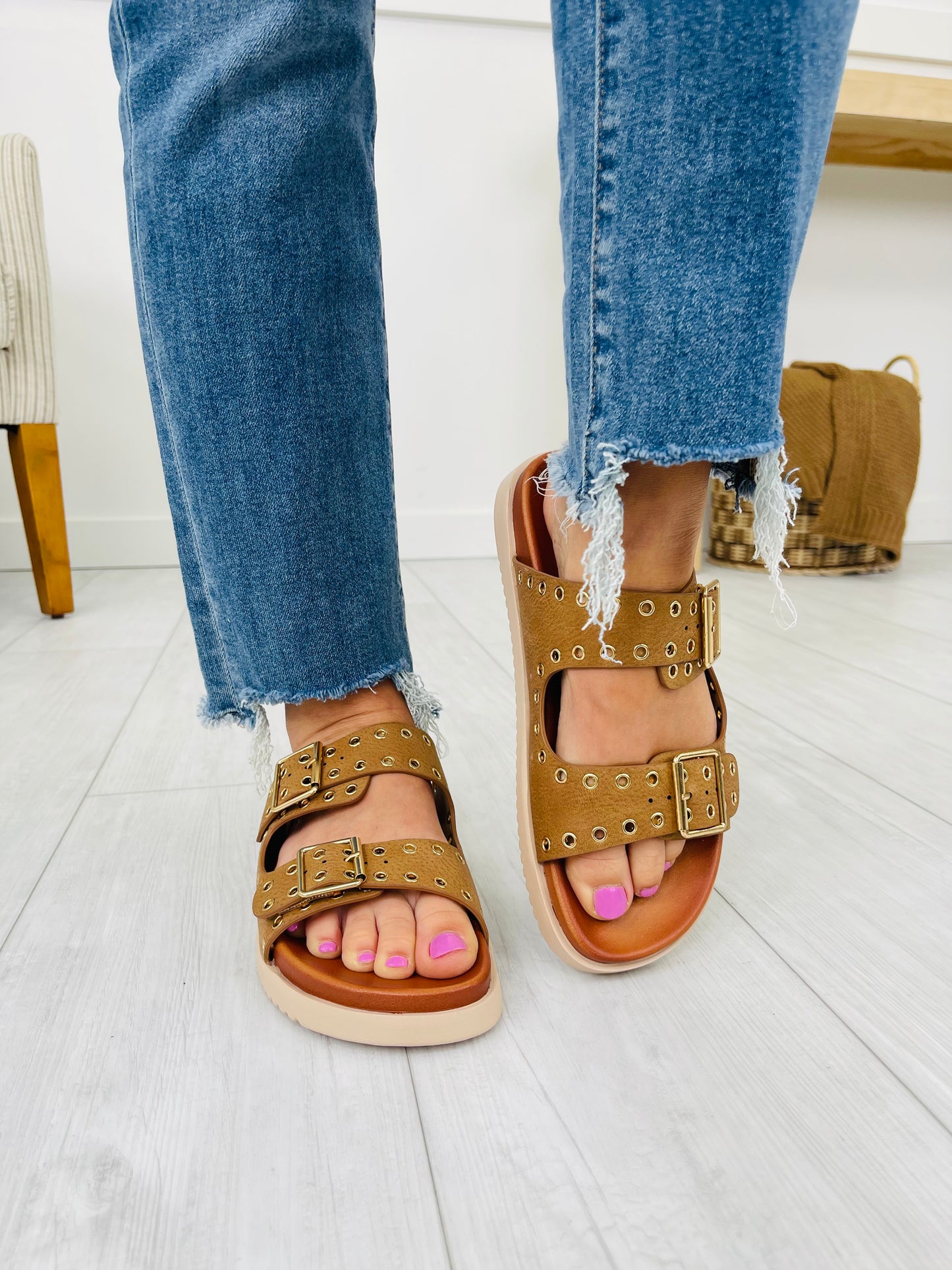 Buckle Beat Sandals