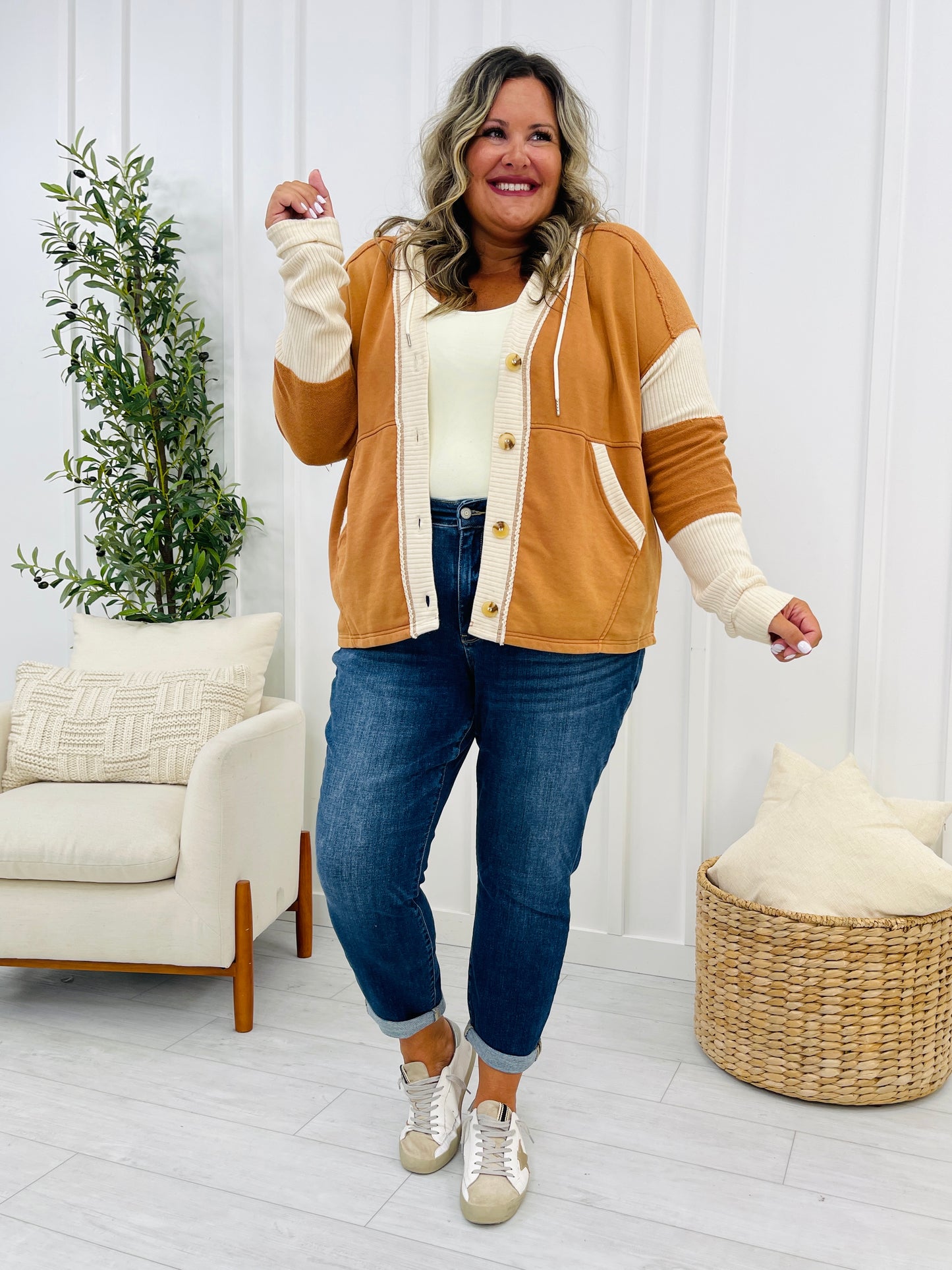 Judy Blue Convince Your Boyfriend Jeans in Reg/Curvy