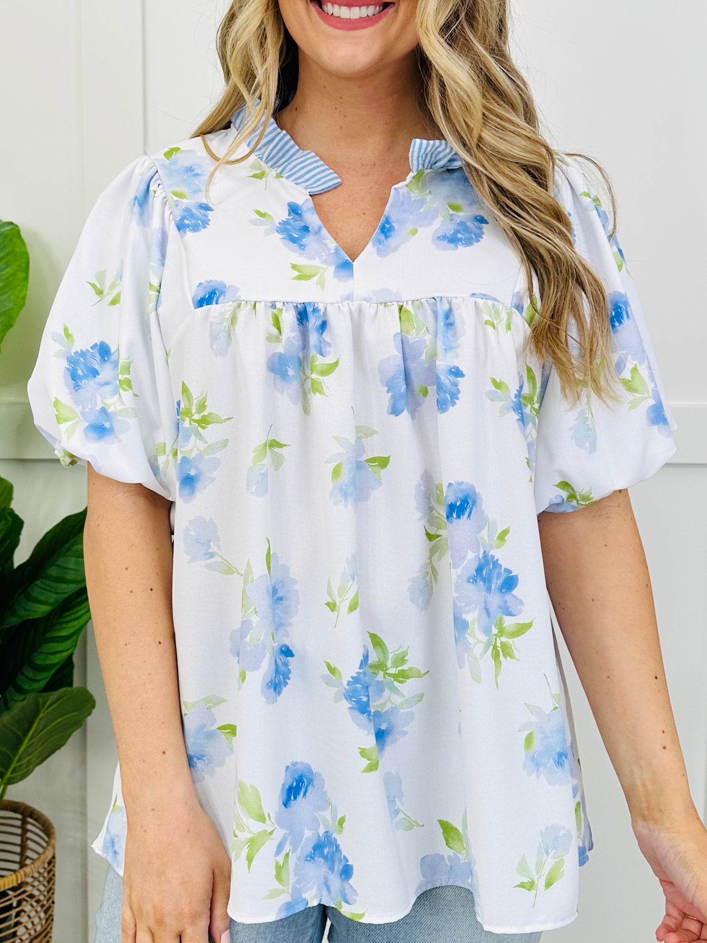 Simply Floral Top In Ivory/Blue