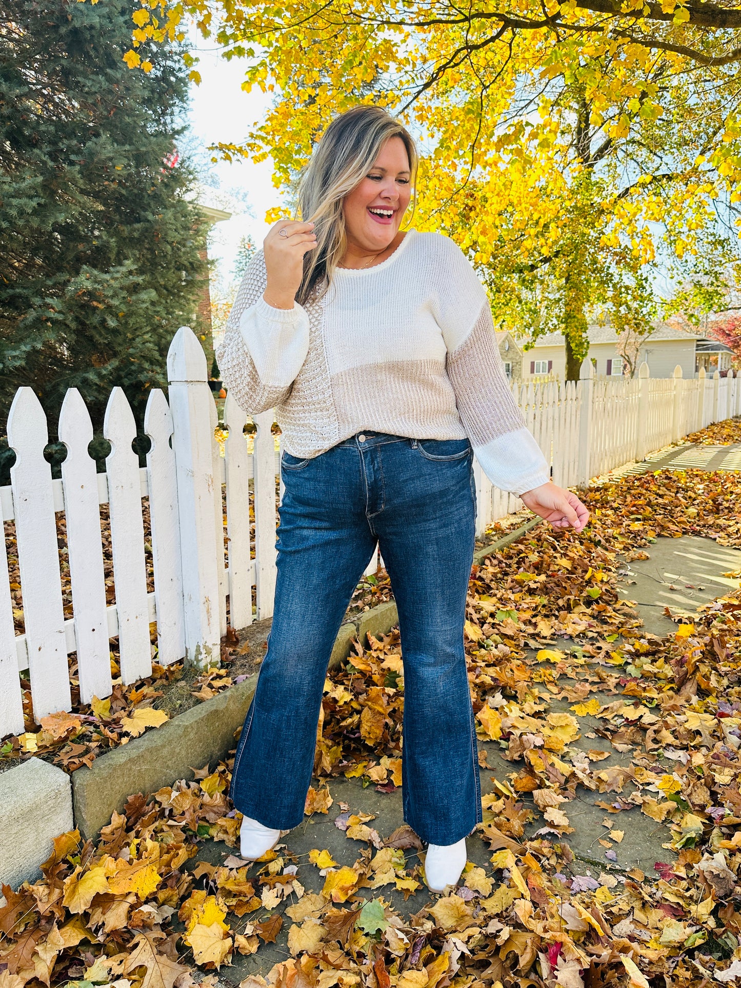 Judy Blue Trifecta Flare Tummy Control Butt Lifting Flare Jeans in Reg/Curvy