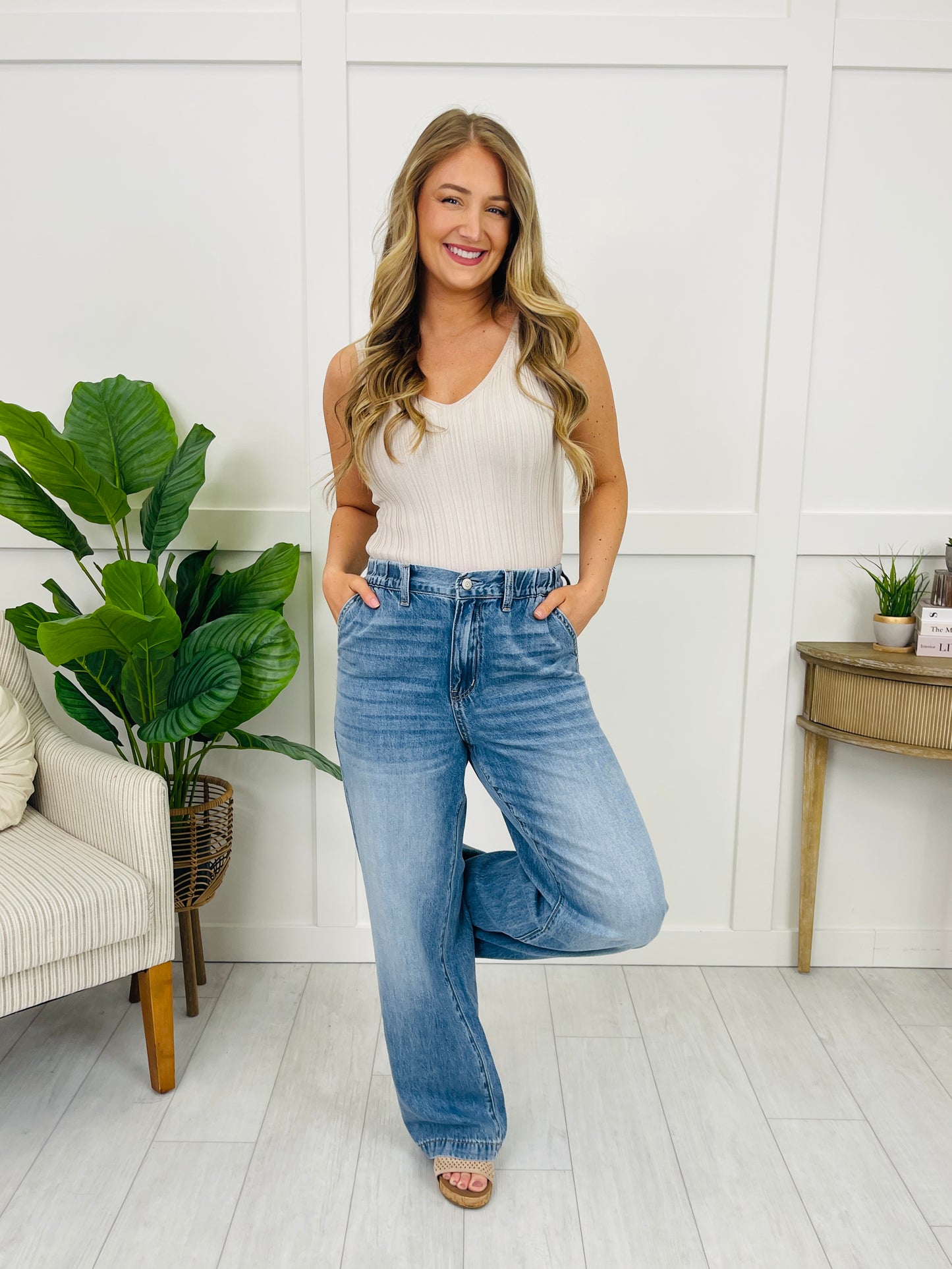 Judy Blue Effortlessly You Featherweight Jeans
