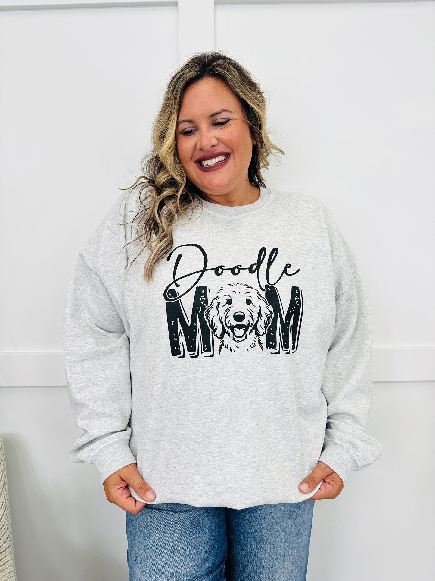 Doodle Mom Graphic Crewneck Sweatshirt