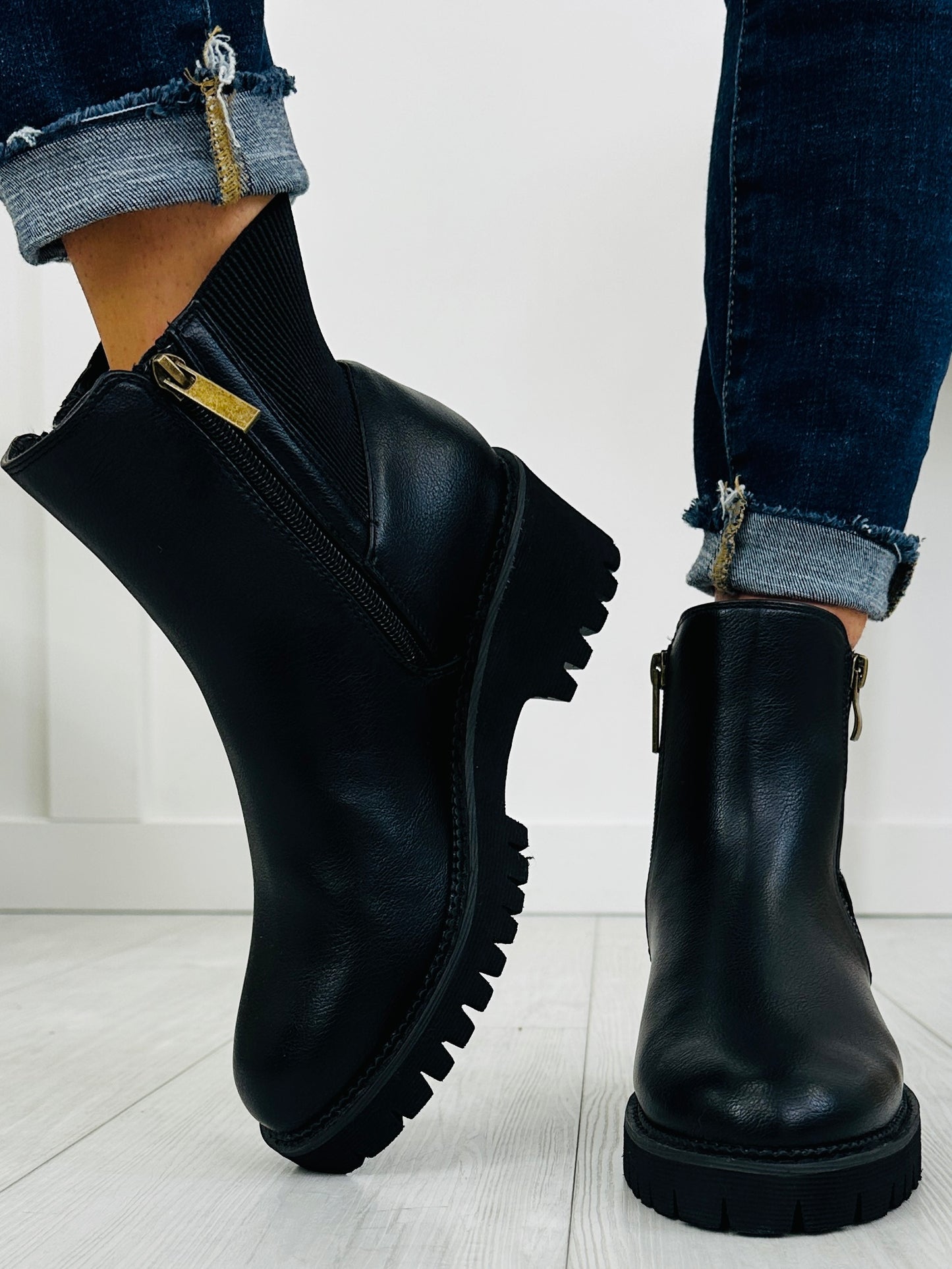Metro Moment Boots In Black