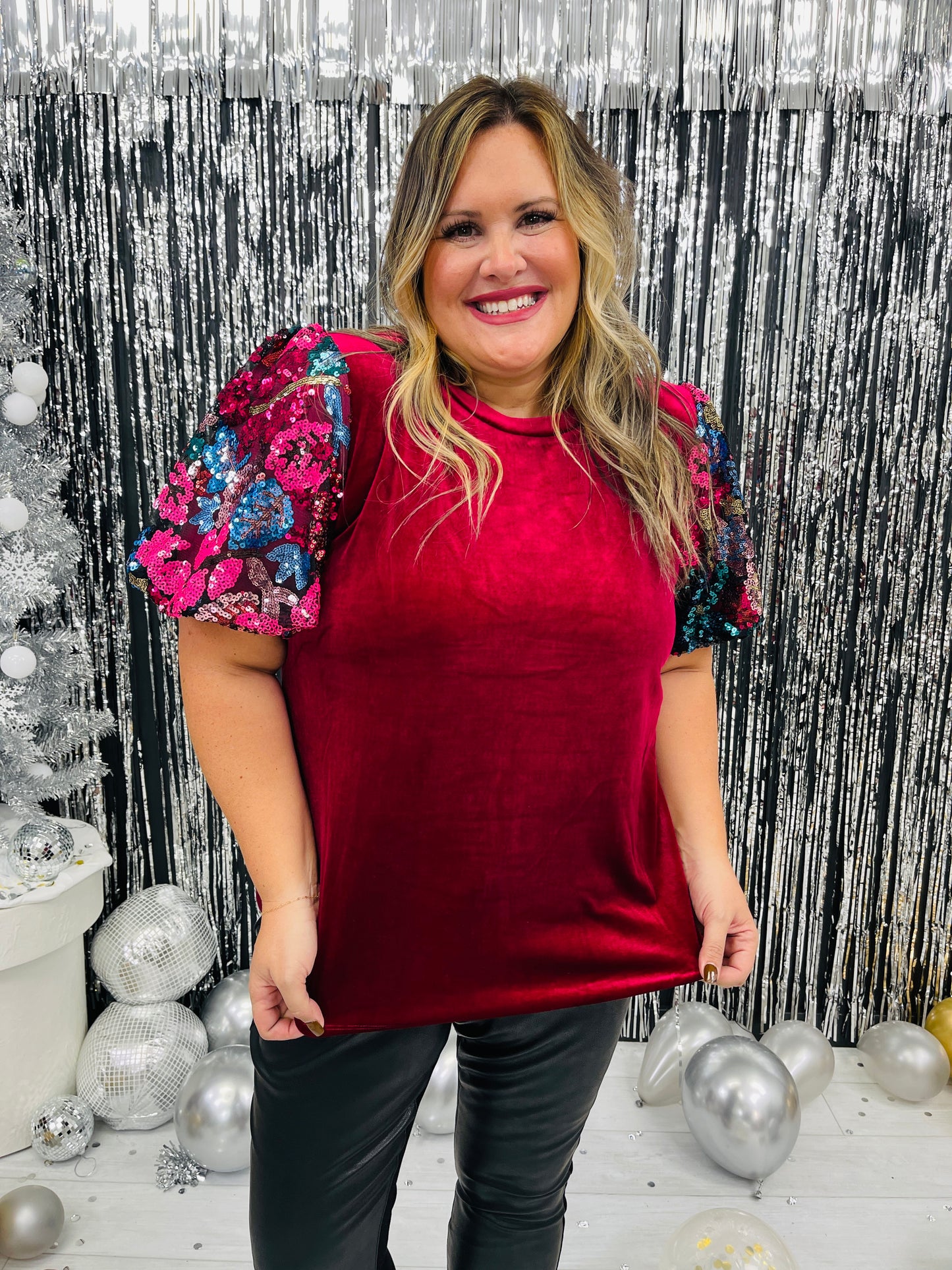 REG/CURVY Midnight Magic Top In Wine Multi