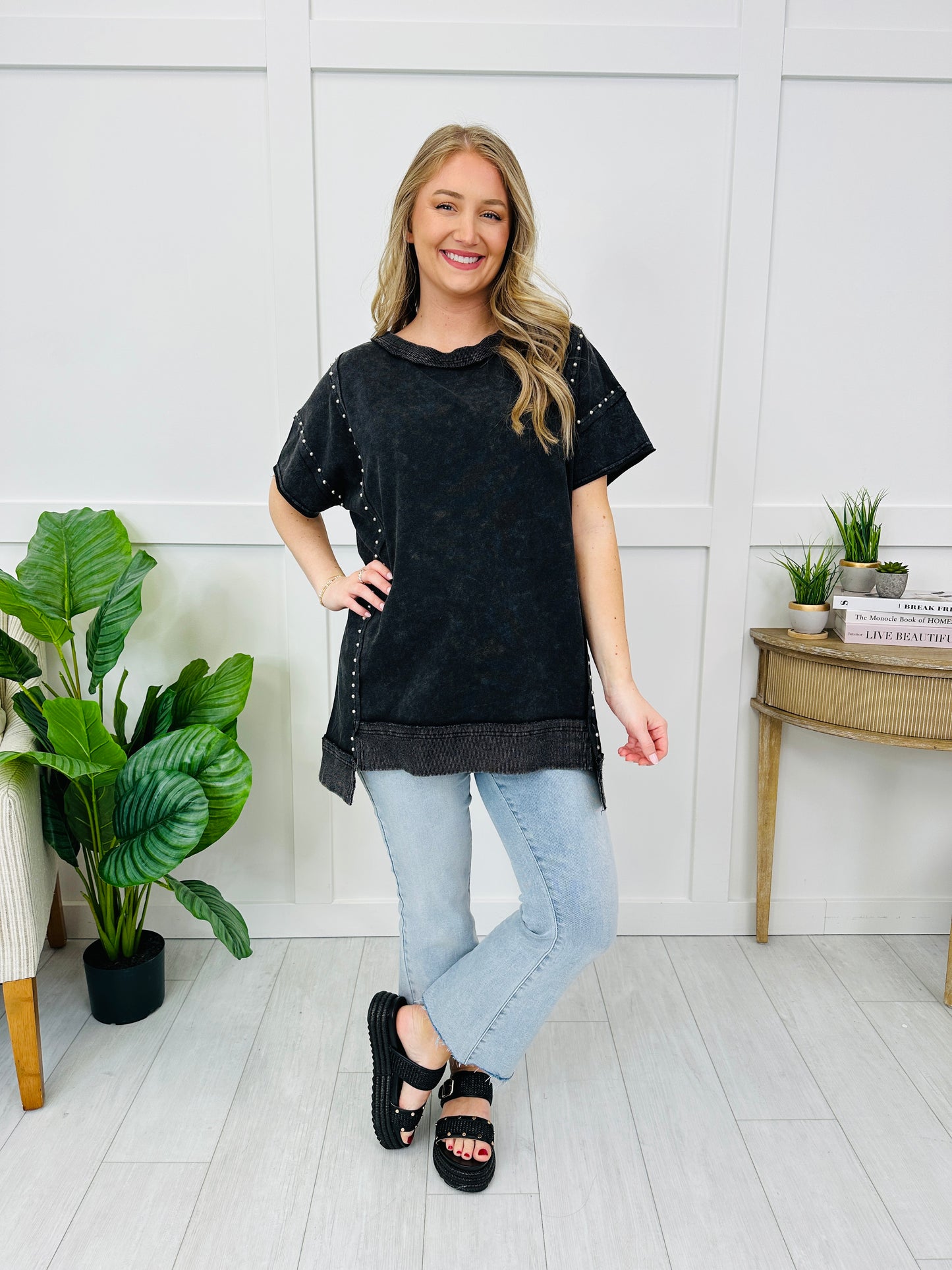 Sunwashed Mood Top In Black