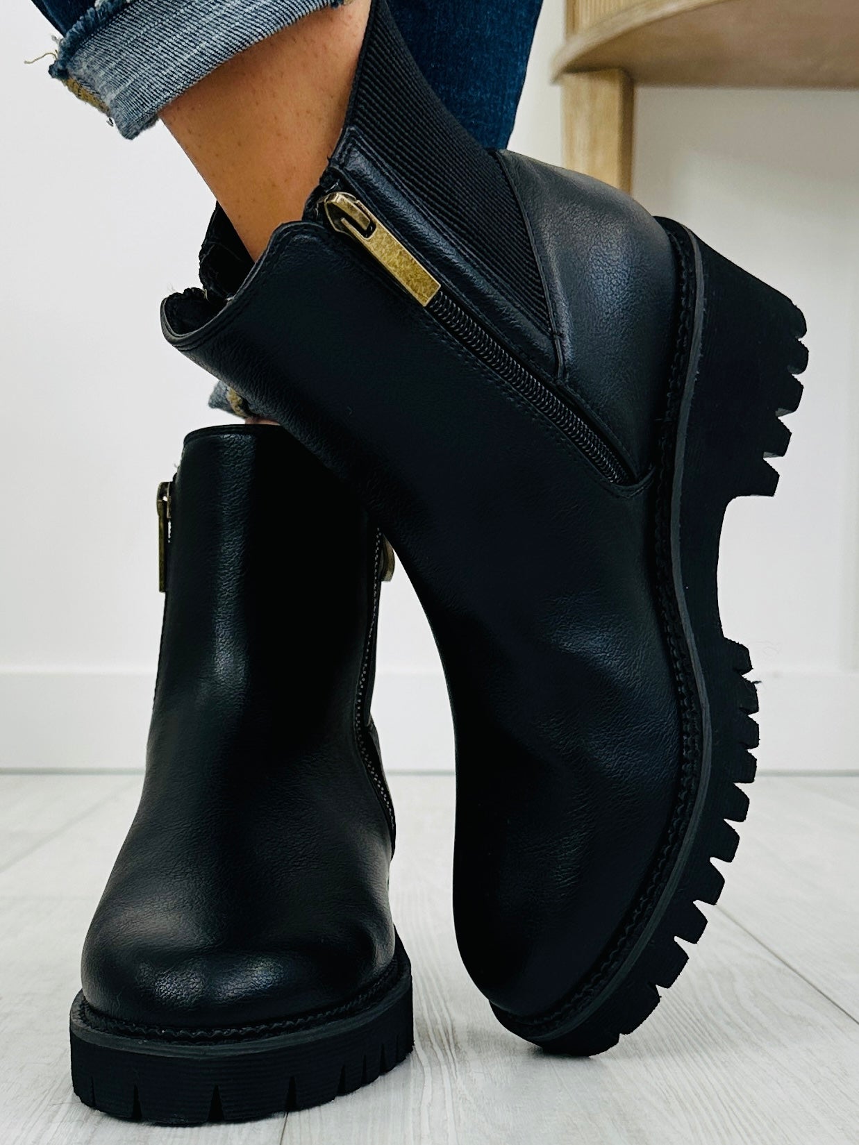 Metro Moment Boots In Black