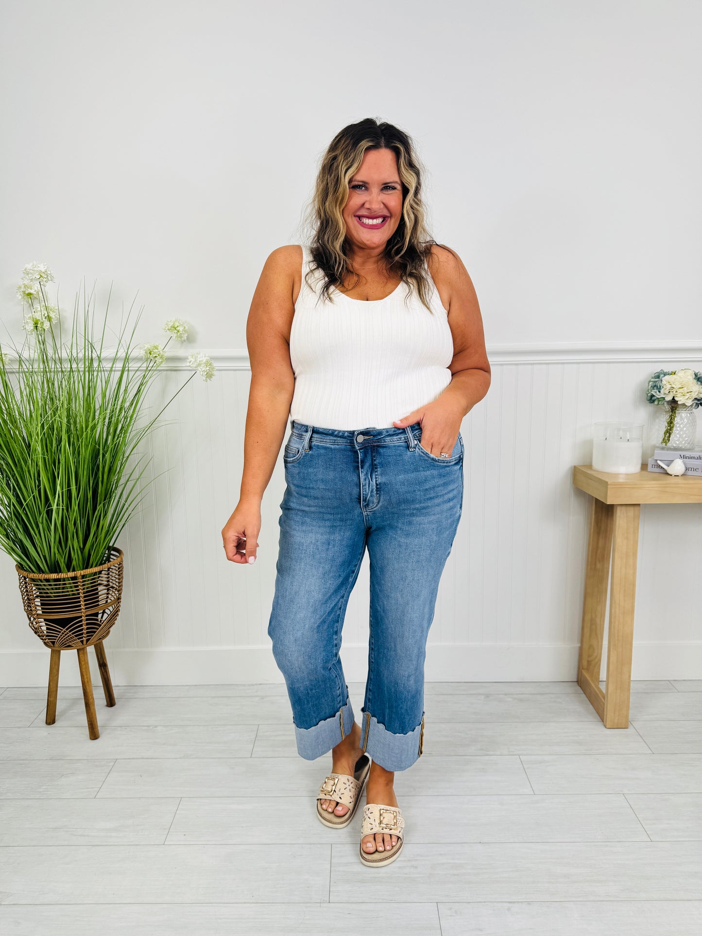 Scallop Sweetheart Tummy Control Cropped Straight Jeans