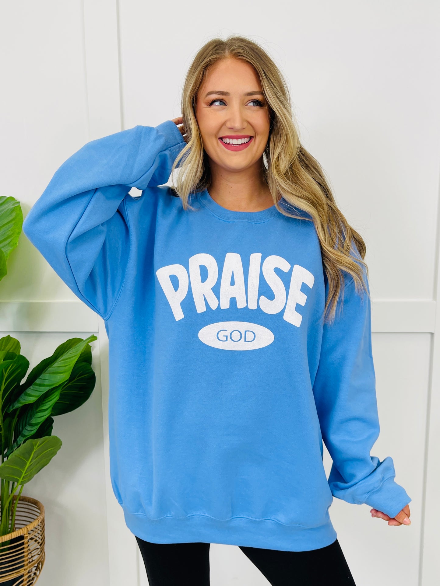 Praise God Graphic Crewneck Sweatshirt in Two Colors!