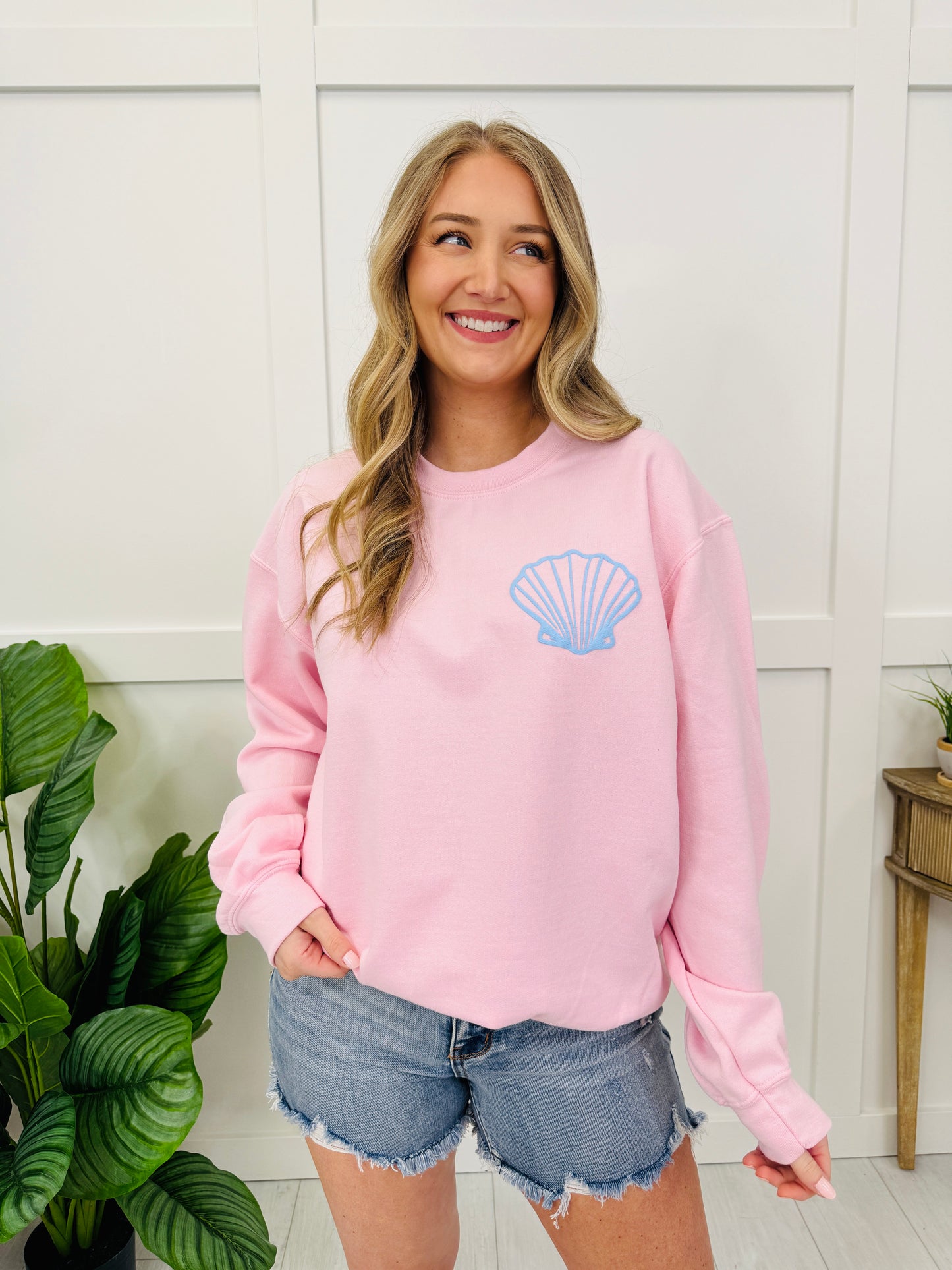 Saltwater Seashells Sunshine Graphic Crewneck Sweatshirt
