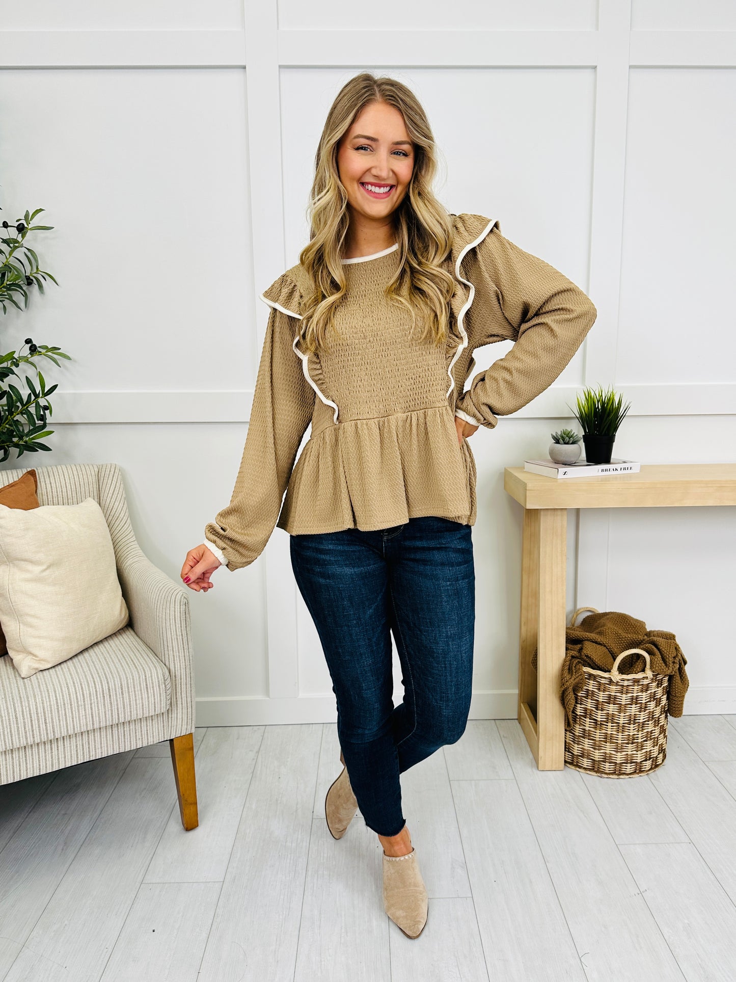 Ripple Effect Top in Taupe/Ivory