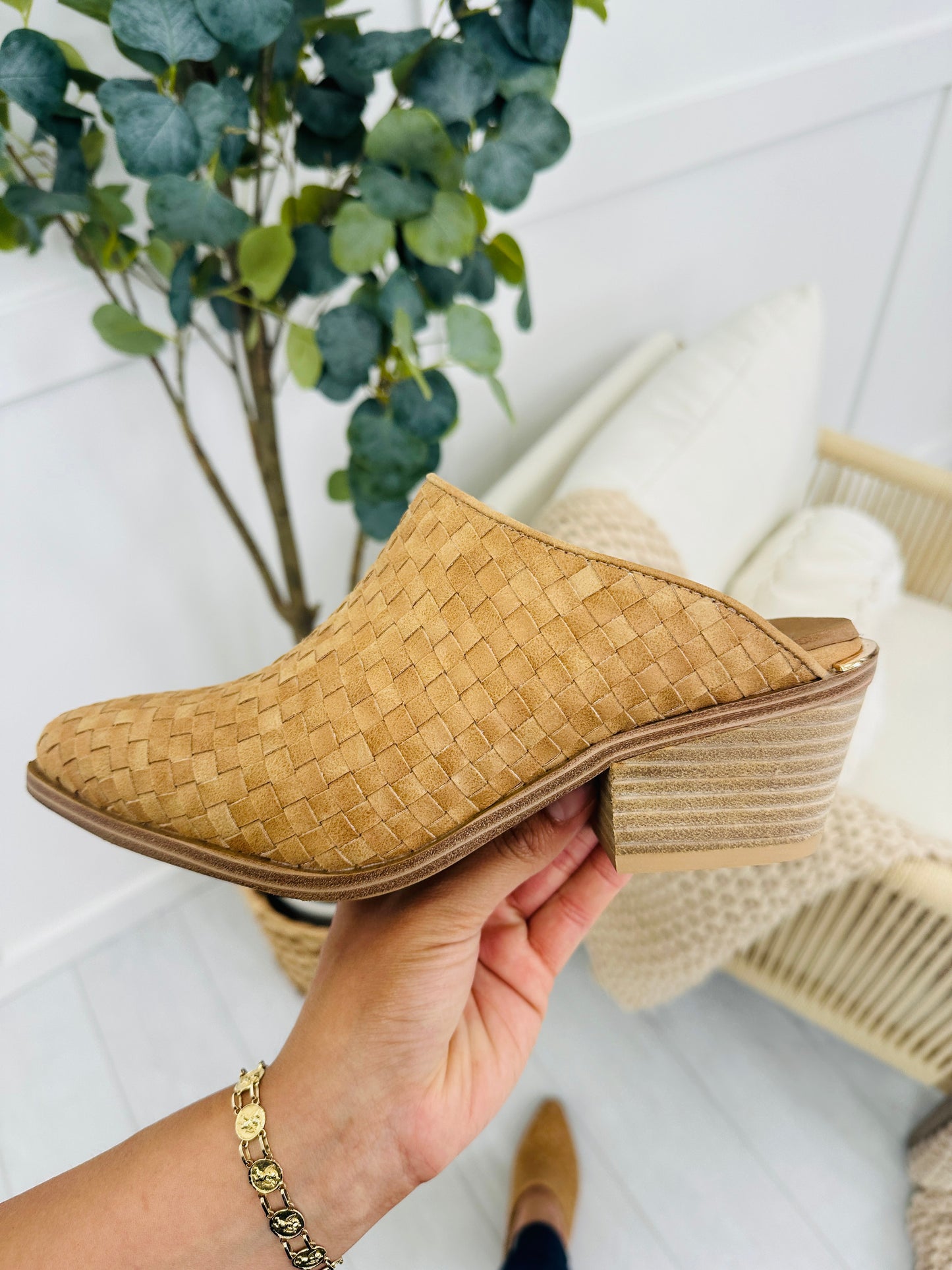 Textured Elegance Mules In Camel