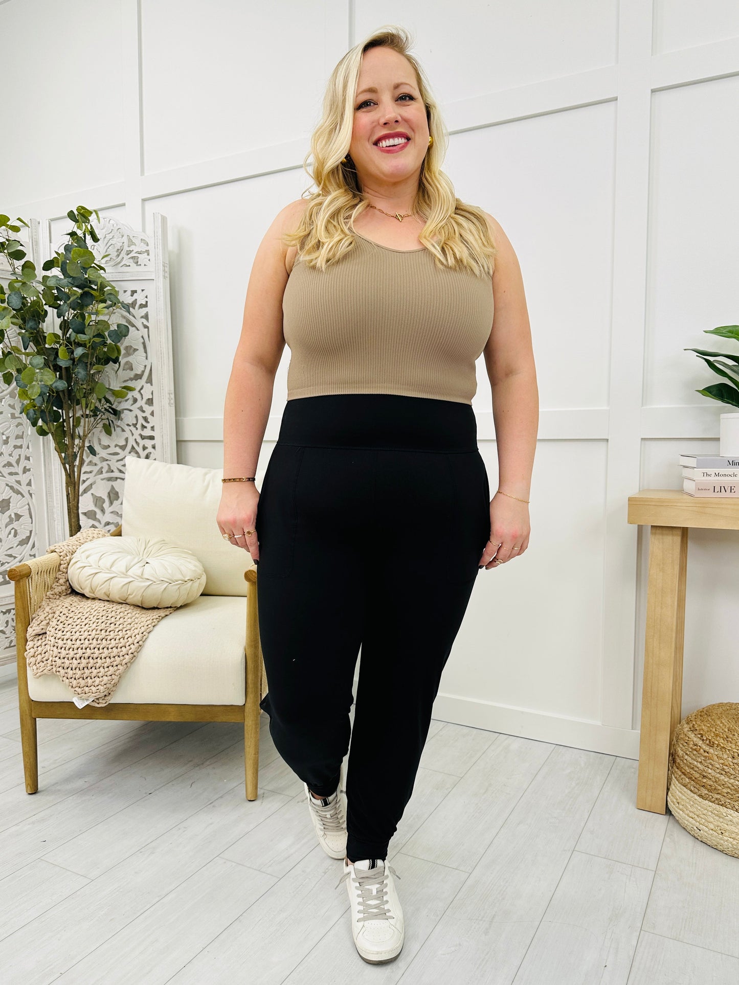 REG/CURVY On The Move Joggers