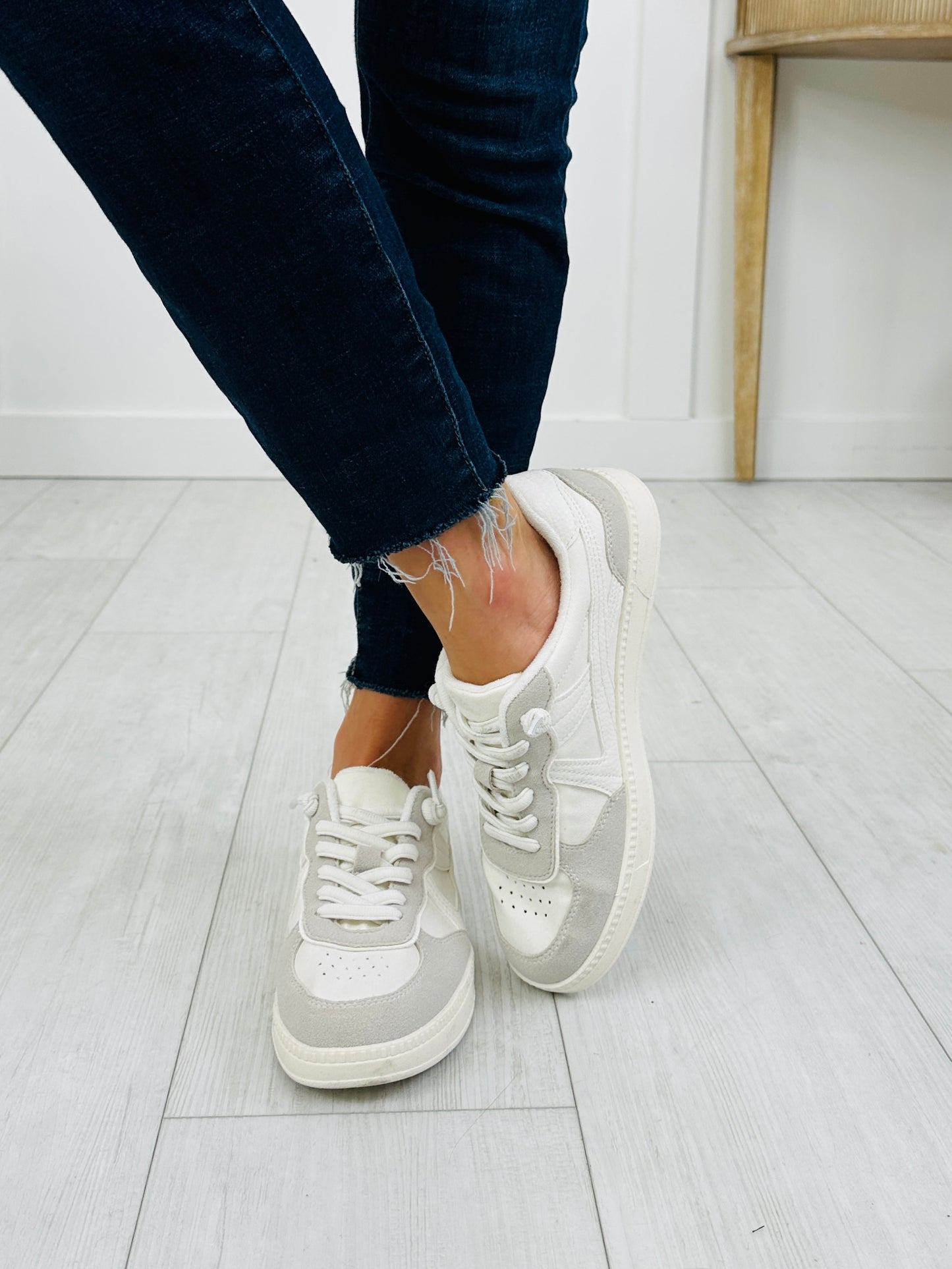 Weekend Wander Sneakers In Cream/Grey