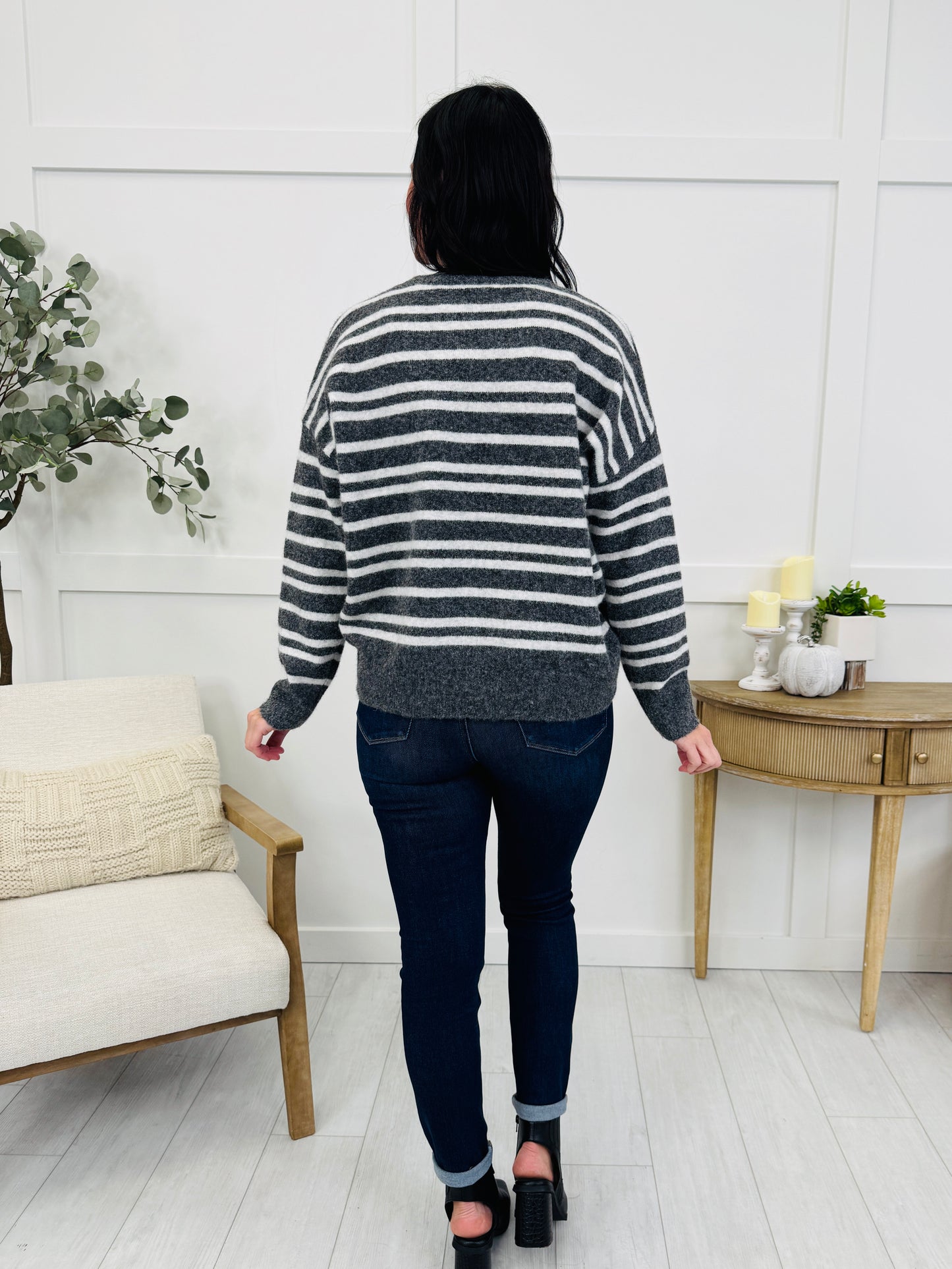 Cabin Blend Sweater In Charcoal